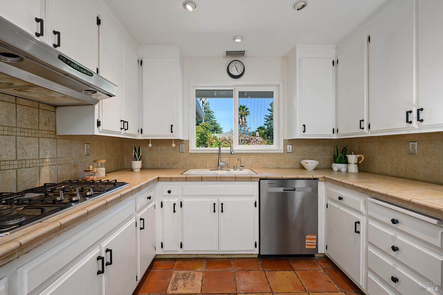 1015 Manor Drive