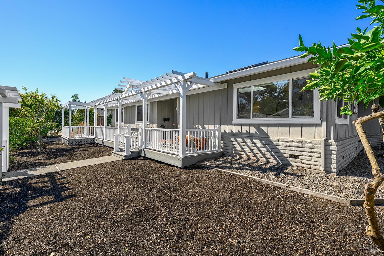1015 Manor Drive