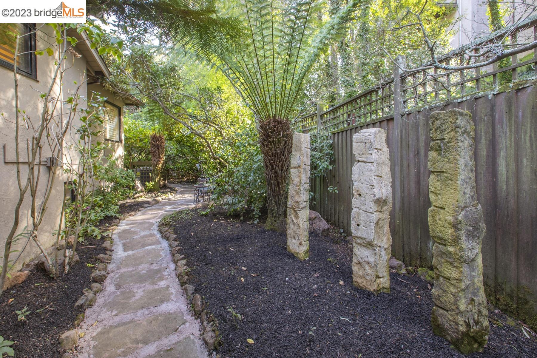 20 Ascot Place
