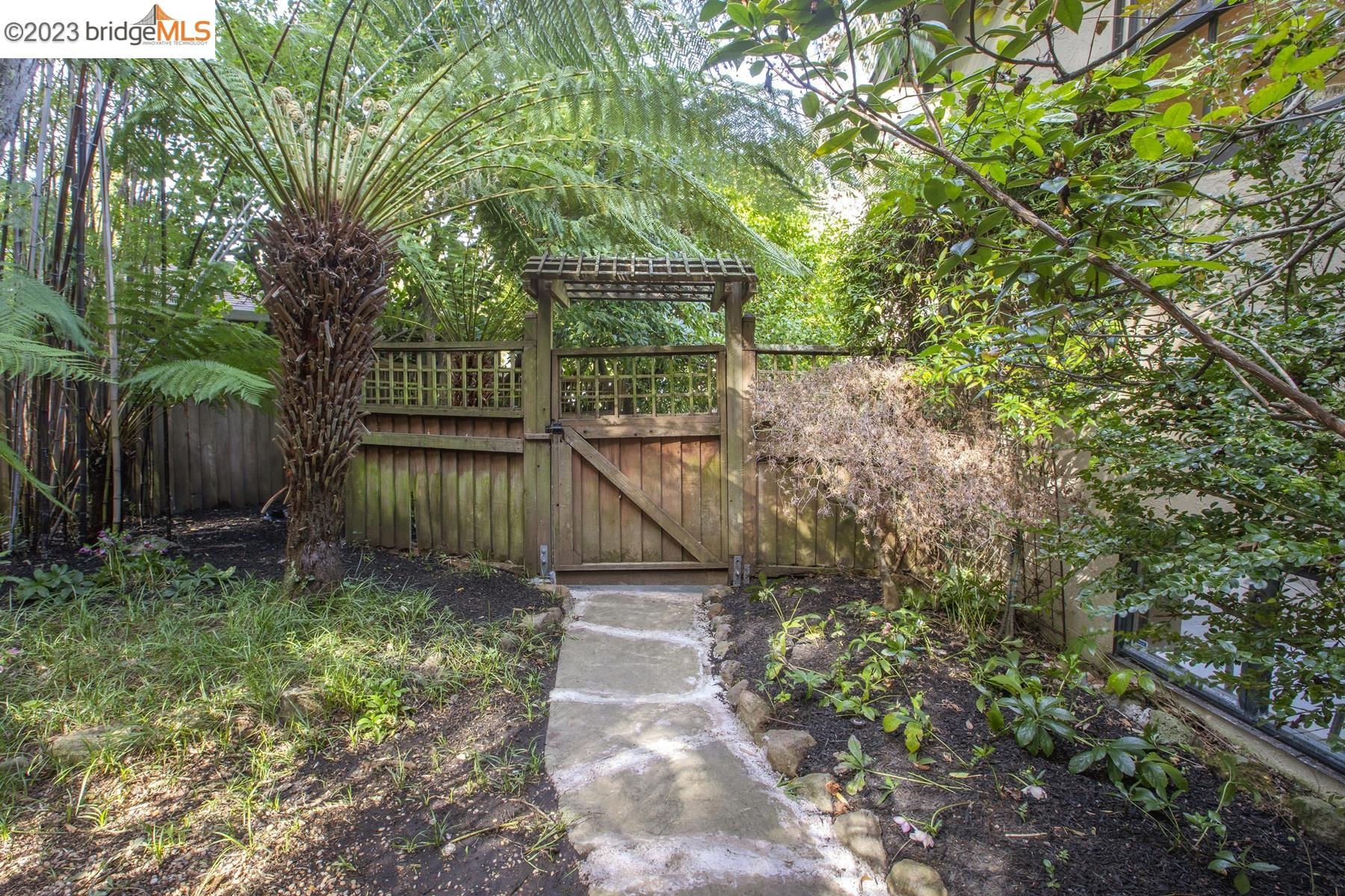 20 Ascot Place