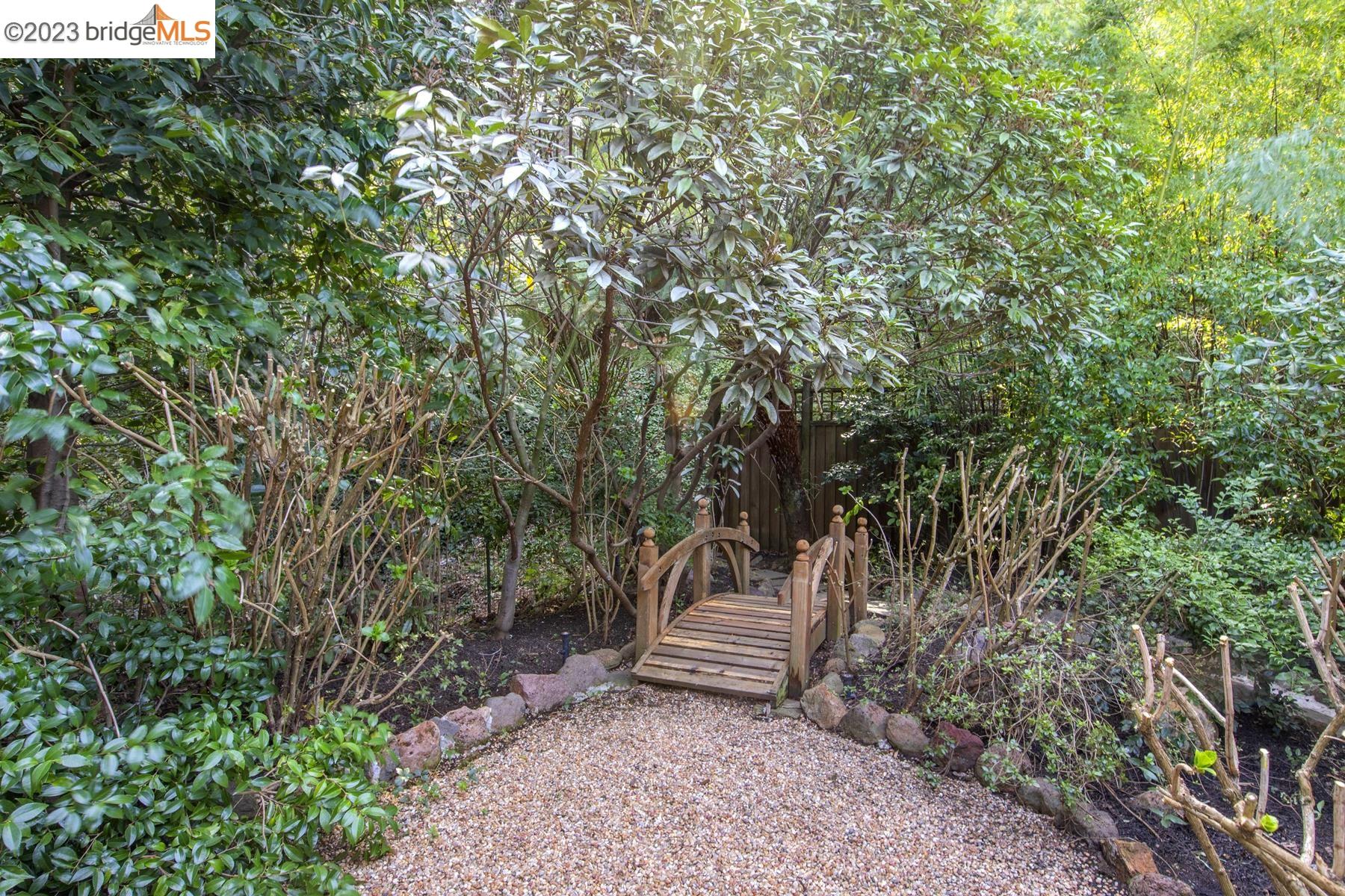 20 Ascot Place