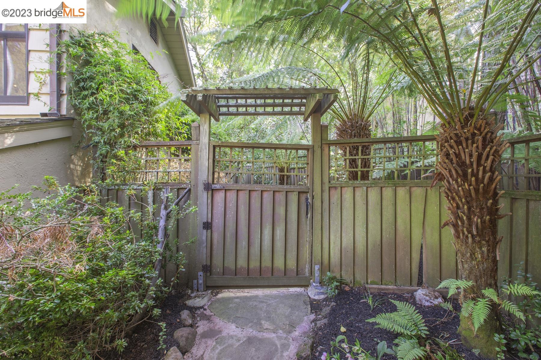 20 Ascot Place