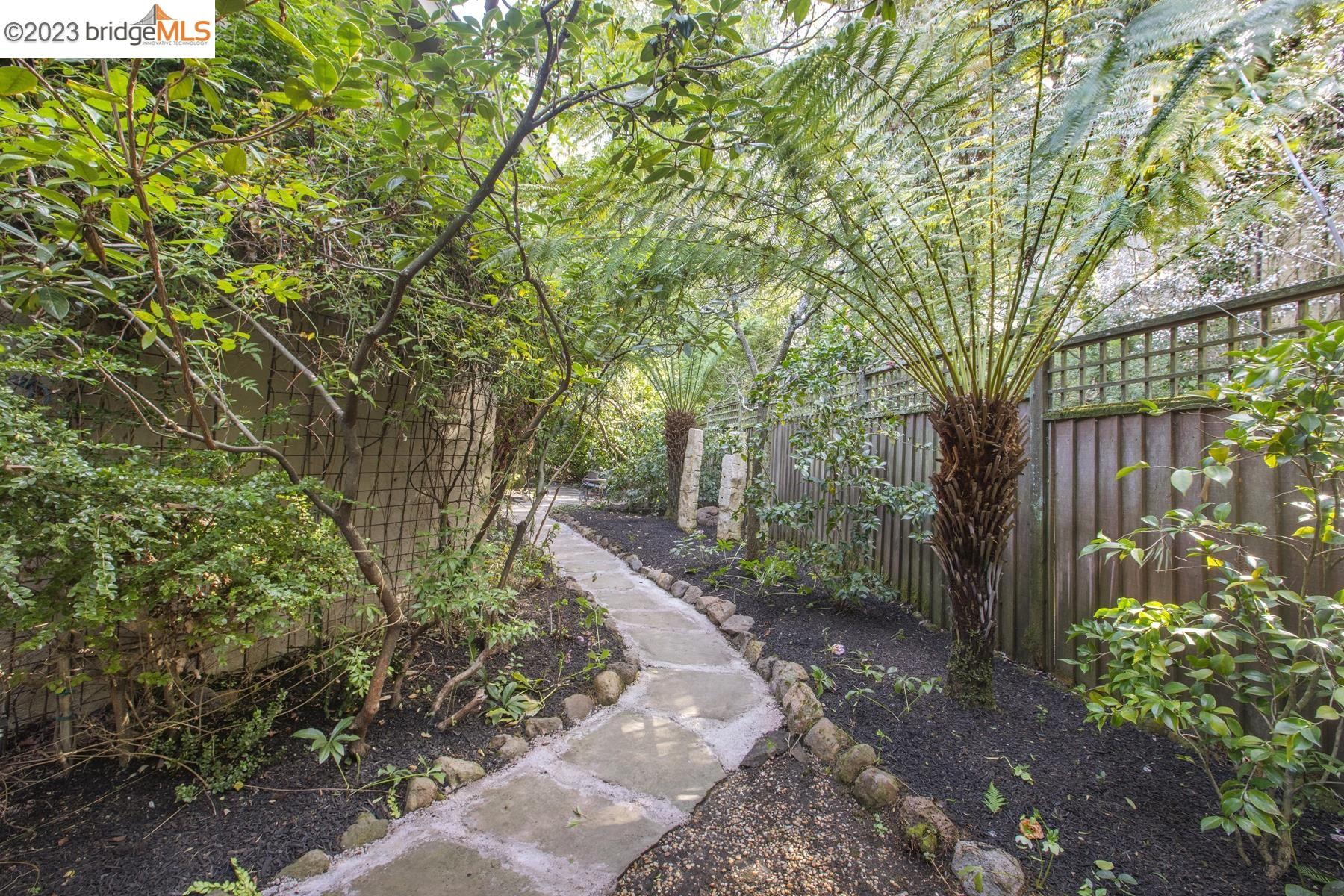 20 Ascot Place