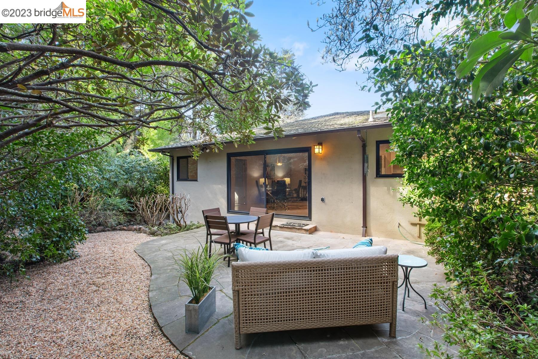 20 Ascot Place