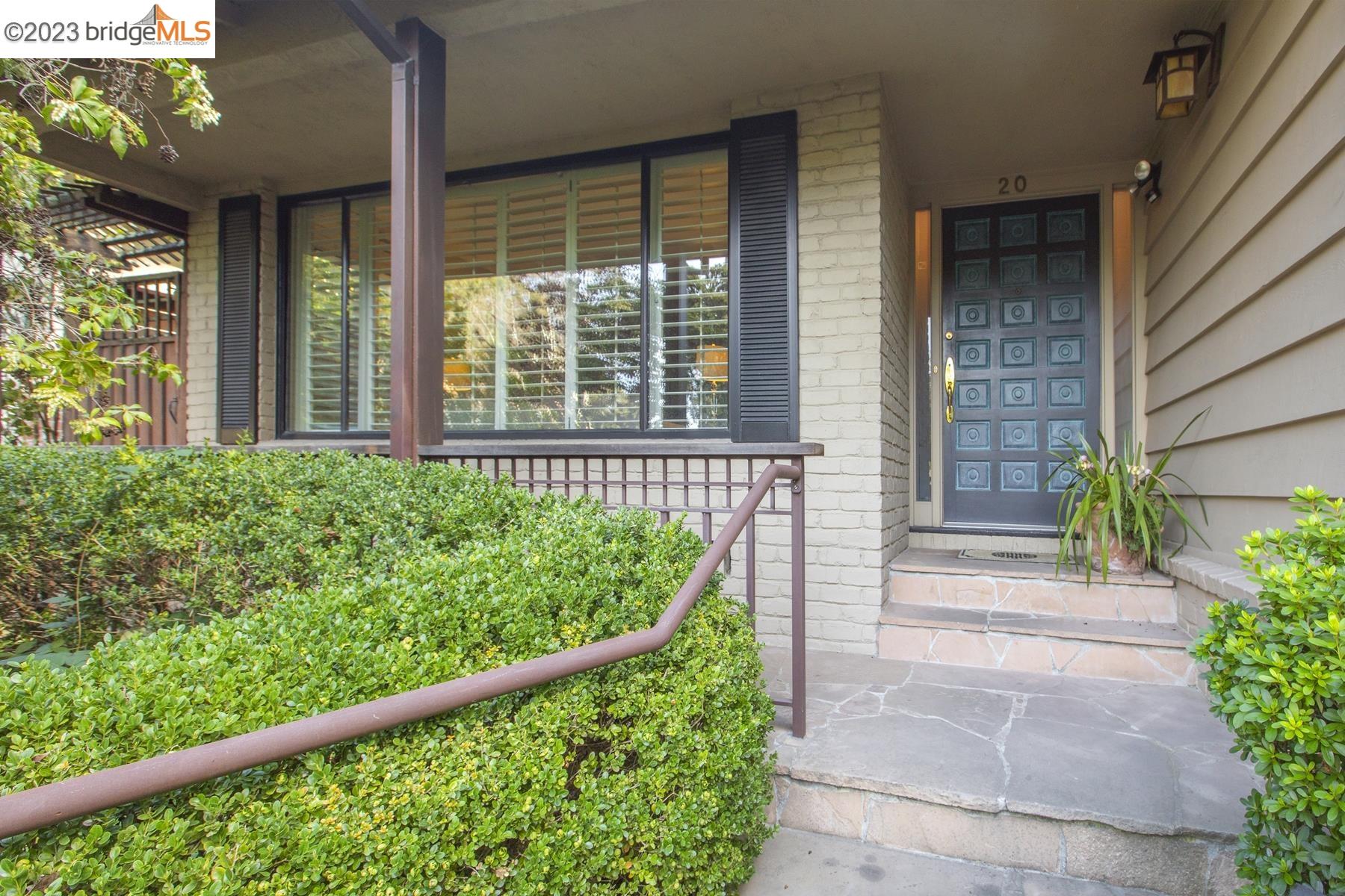 20 Ascot Place