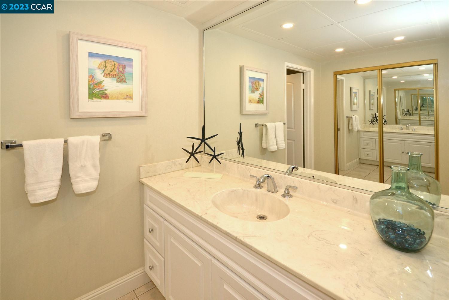 76 Fountainhead Ct