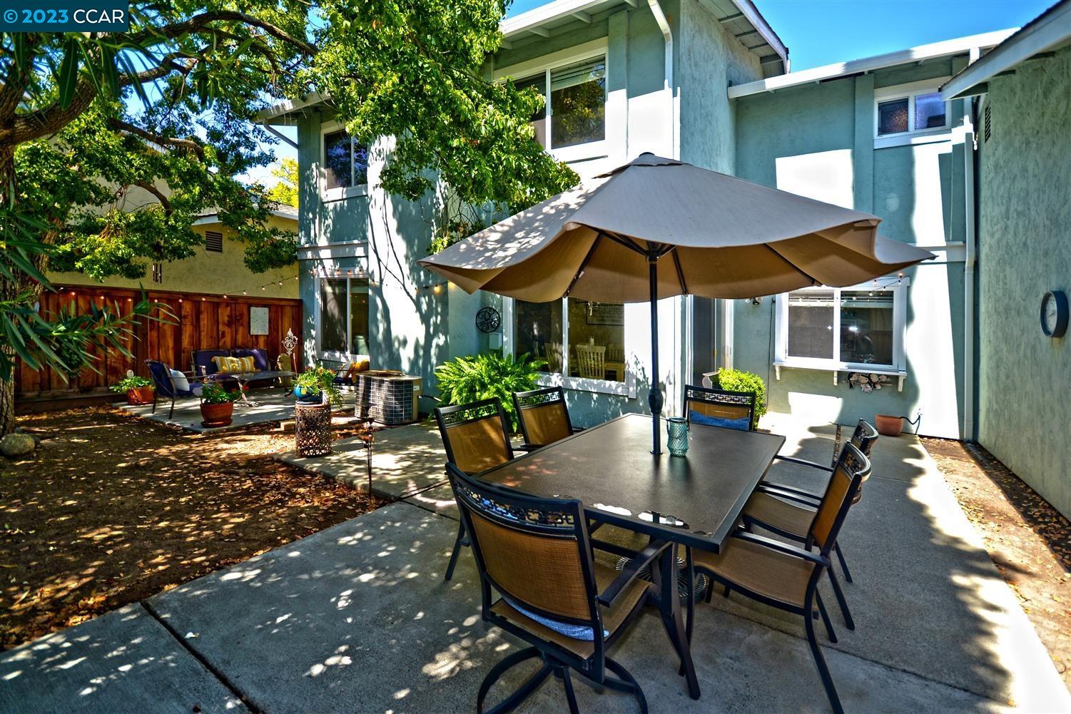 76 Fountainhead Ct