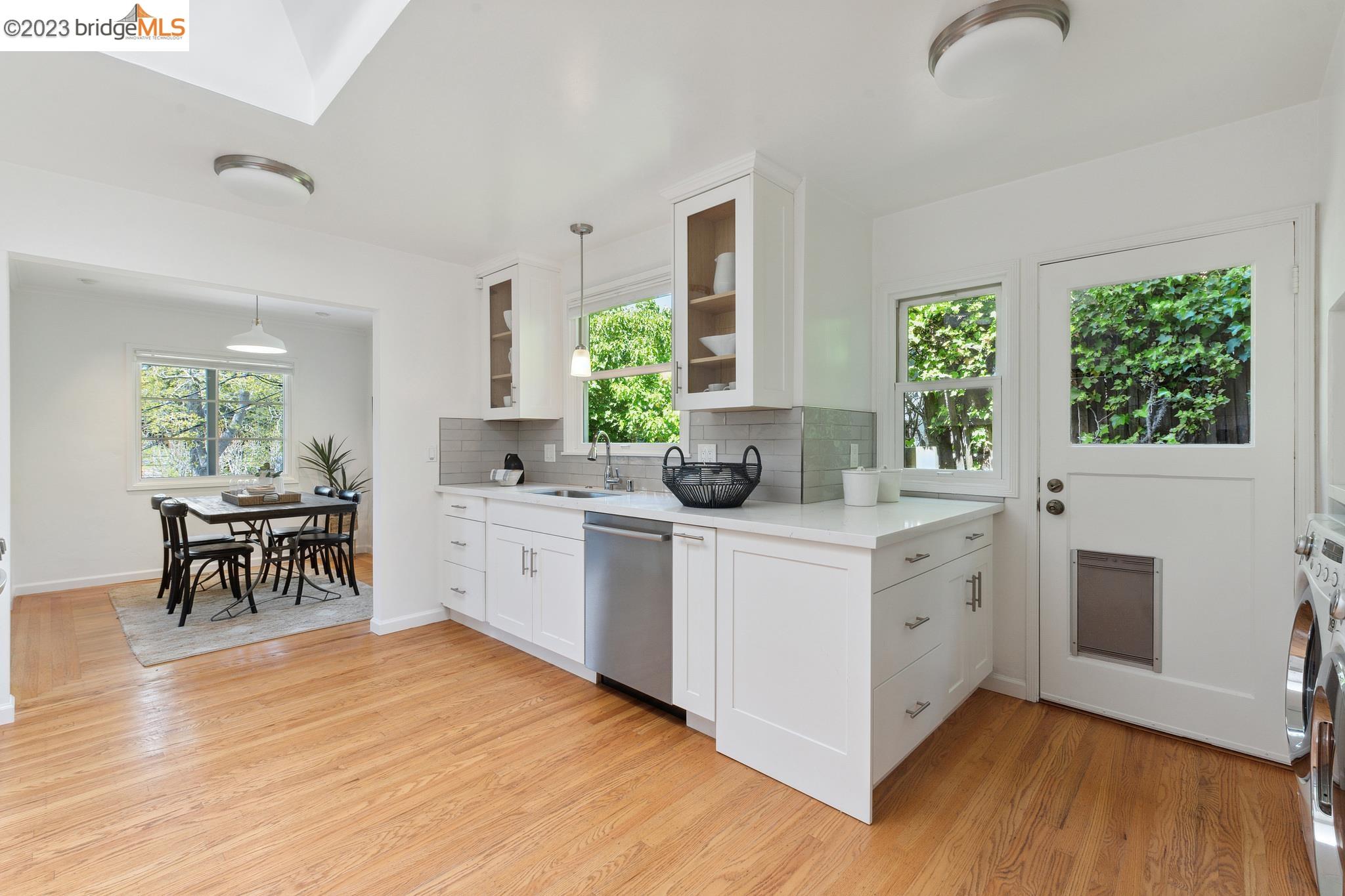 3964 Fruitvale Ave