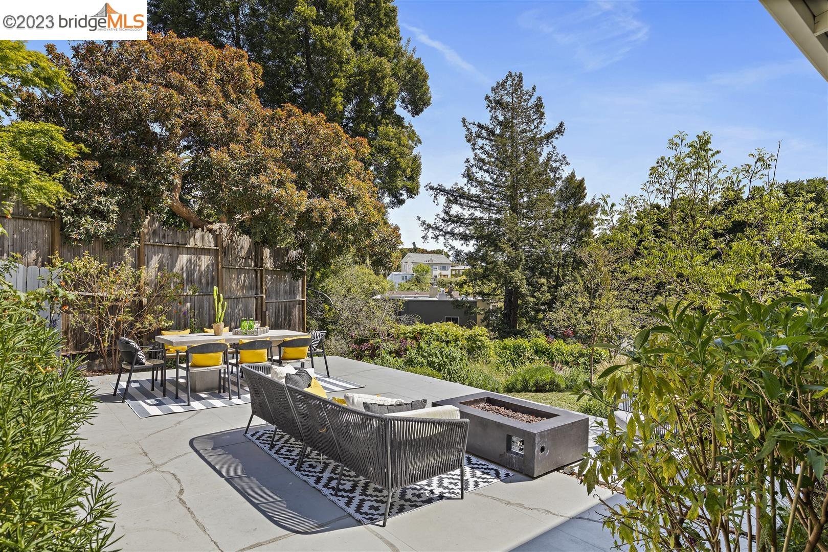 5844 Broadway