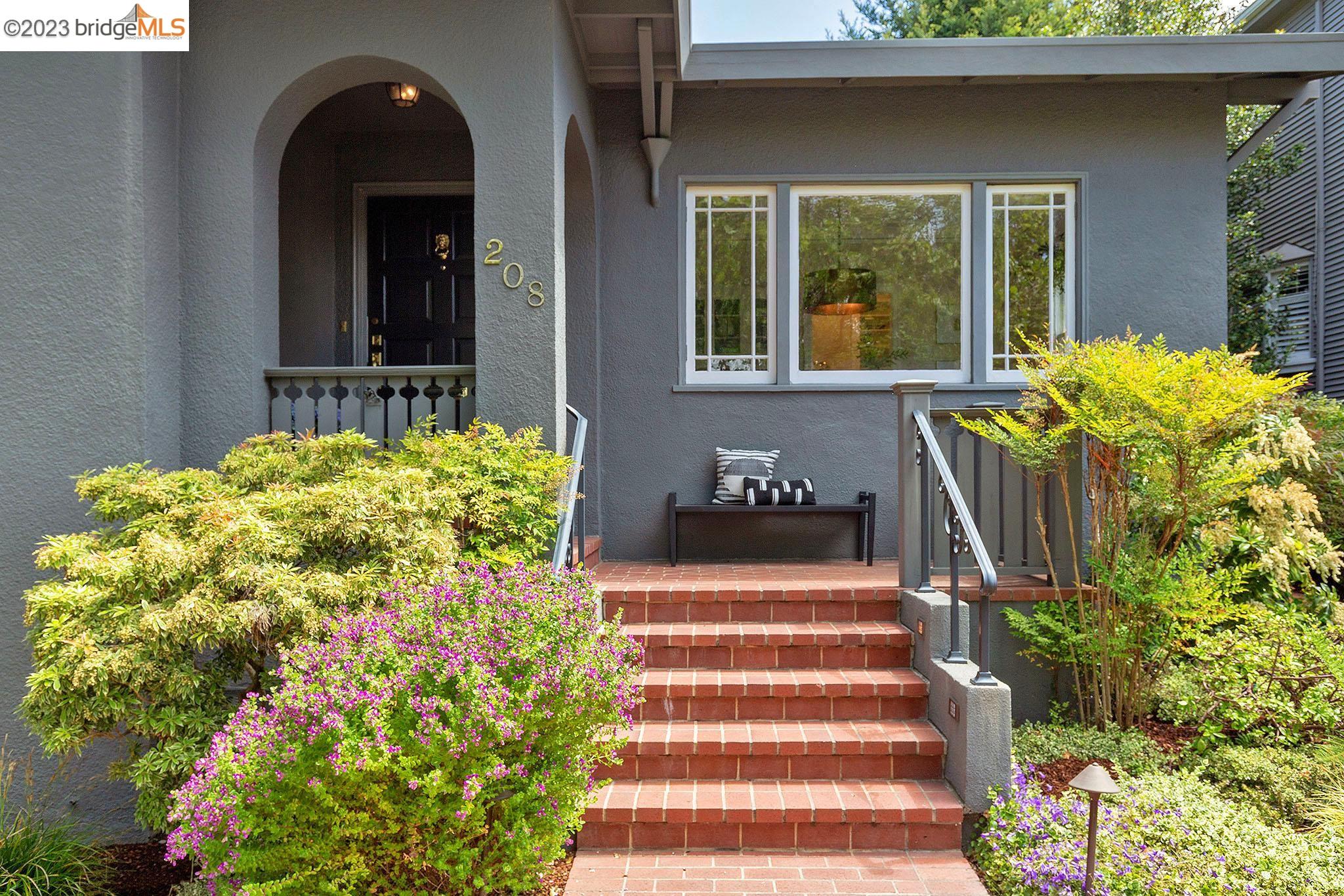 208 Highland Ave
