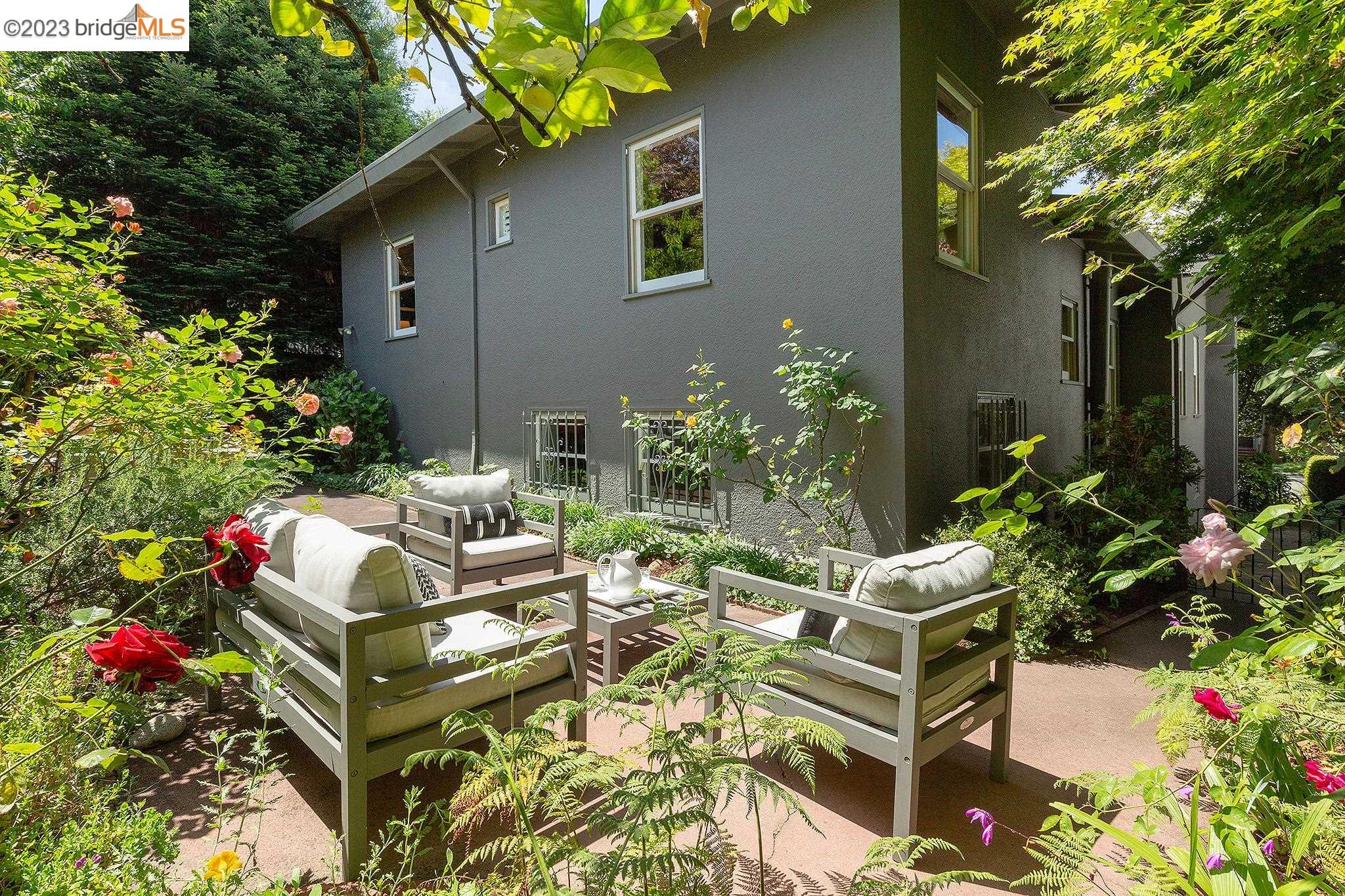 208 Highland Ave