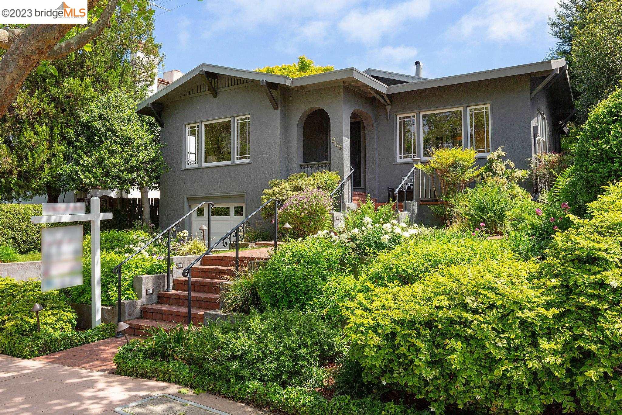 208 Highland Ave