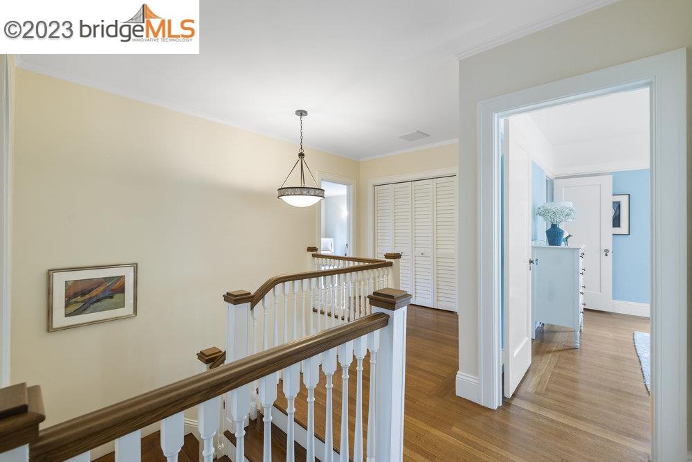 1221 Trestle Glen Road