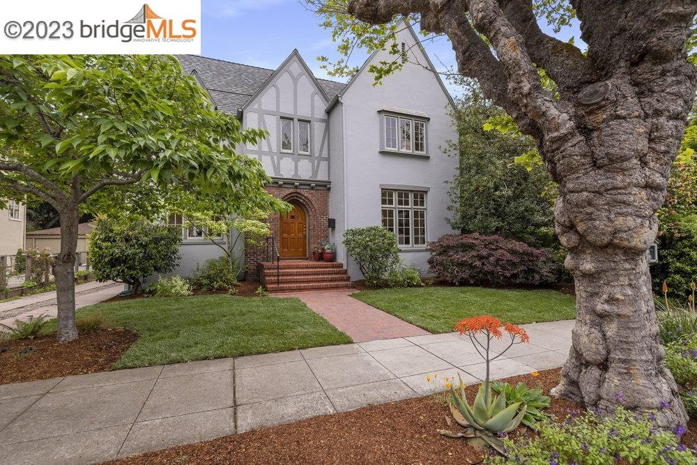 1221 Trestle Glen Road