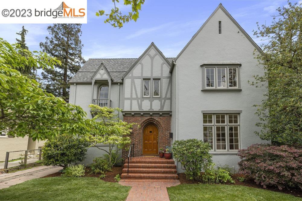 1221 Trestle Glen Road