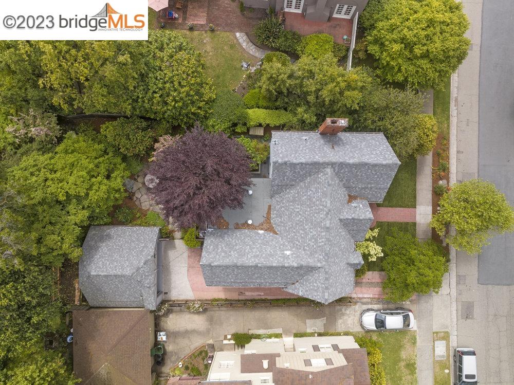 1221 Trestle Glen Road