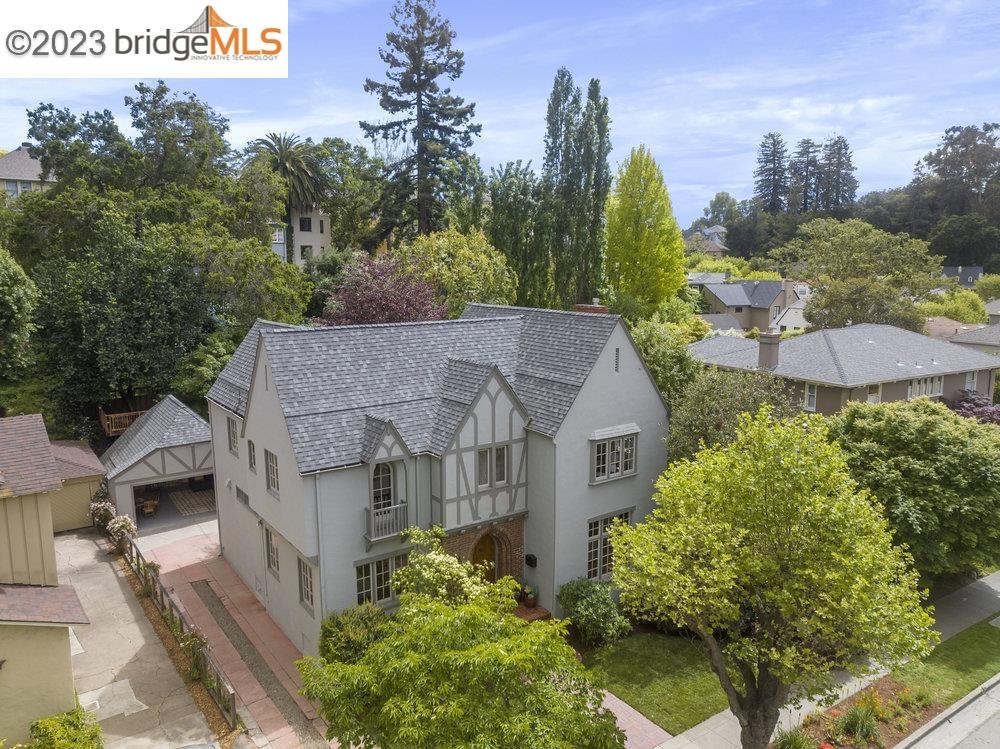 1221 Trestle Glen Road