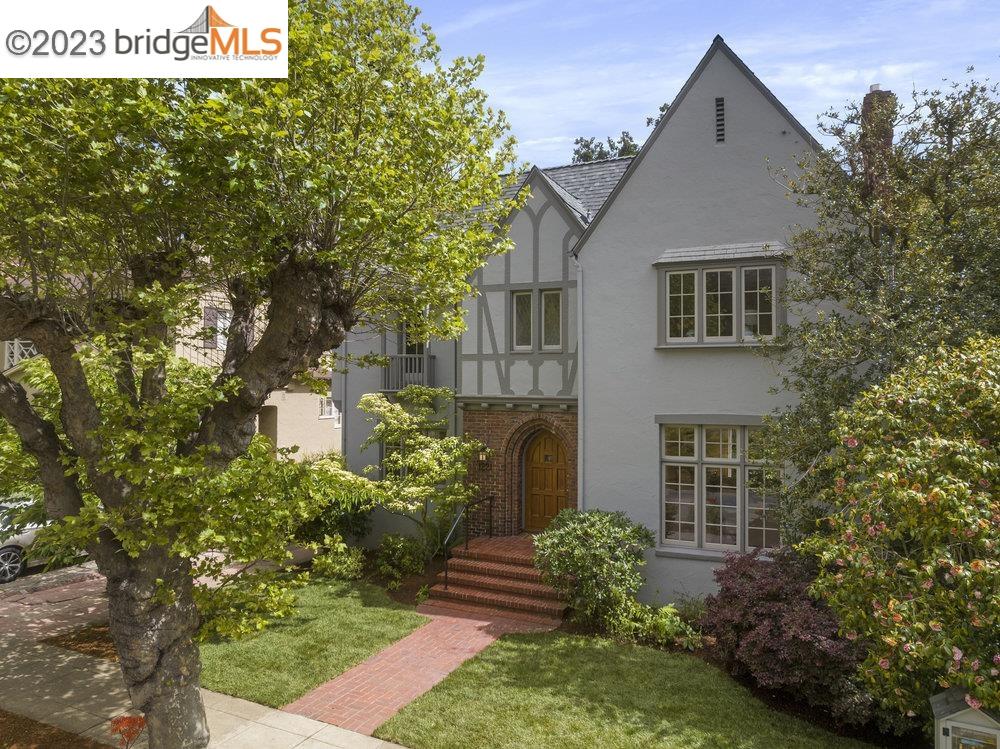 1221 Trestle Glen Road