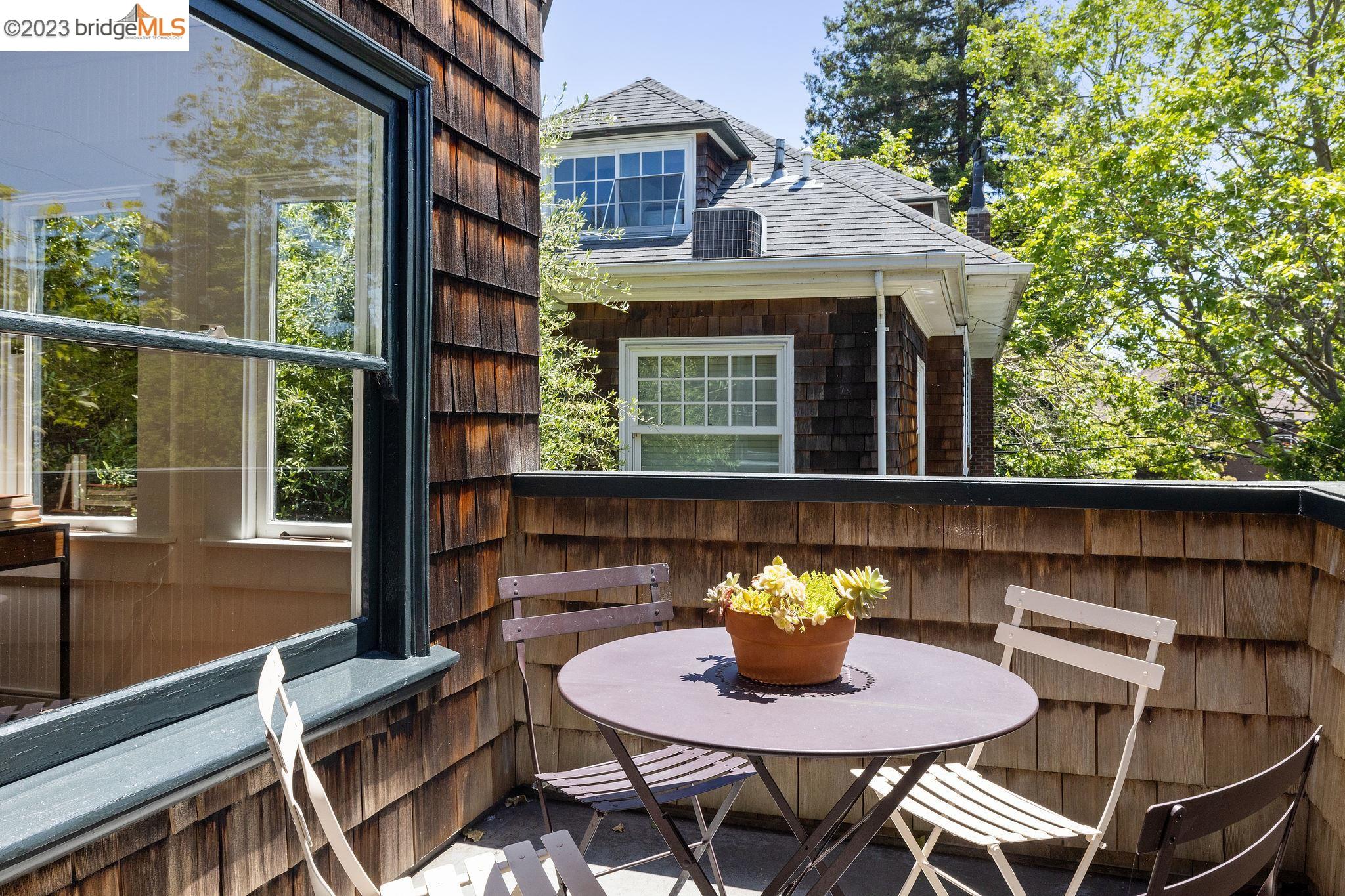 2827 Piedmont Ave