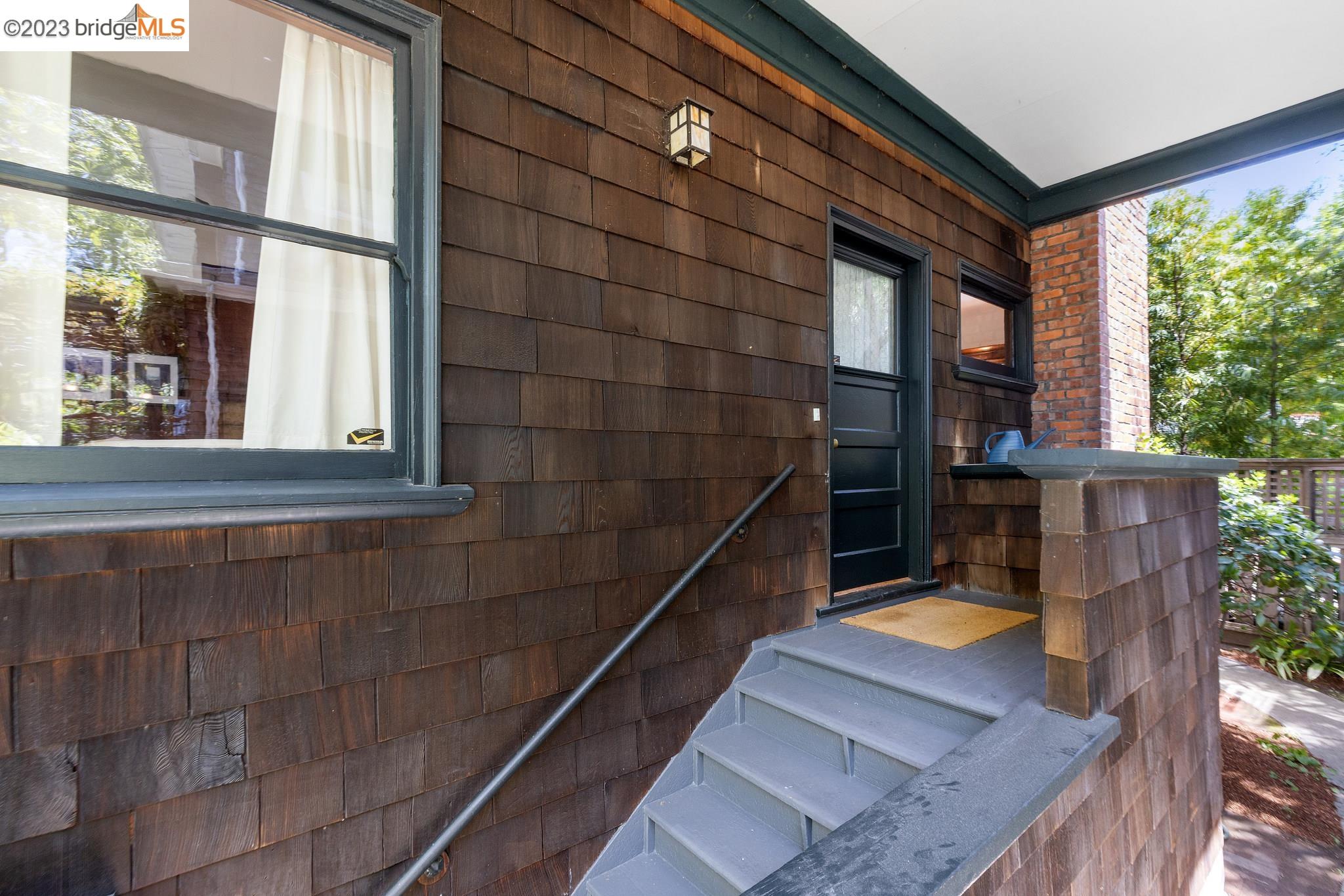 2827 Piedmont Ave