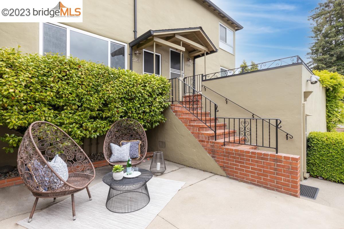 6261 Merced Ave