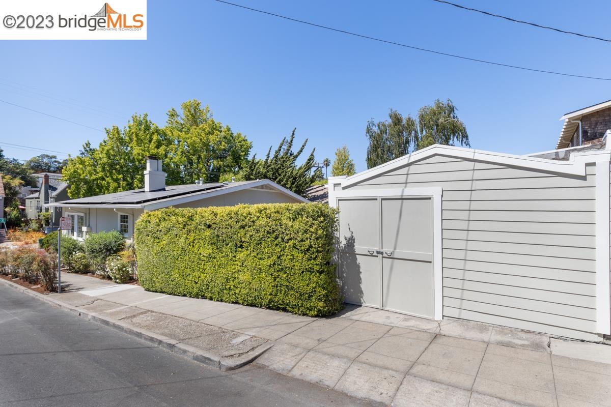3826 Laguna Ave