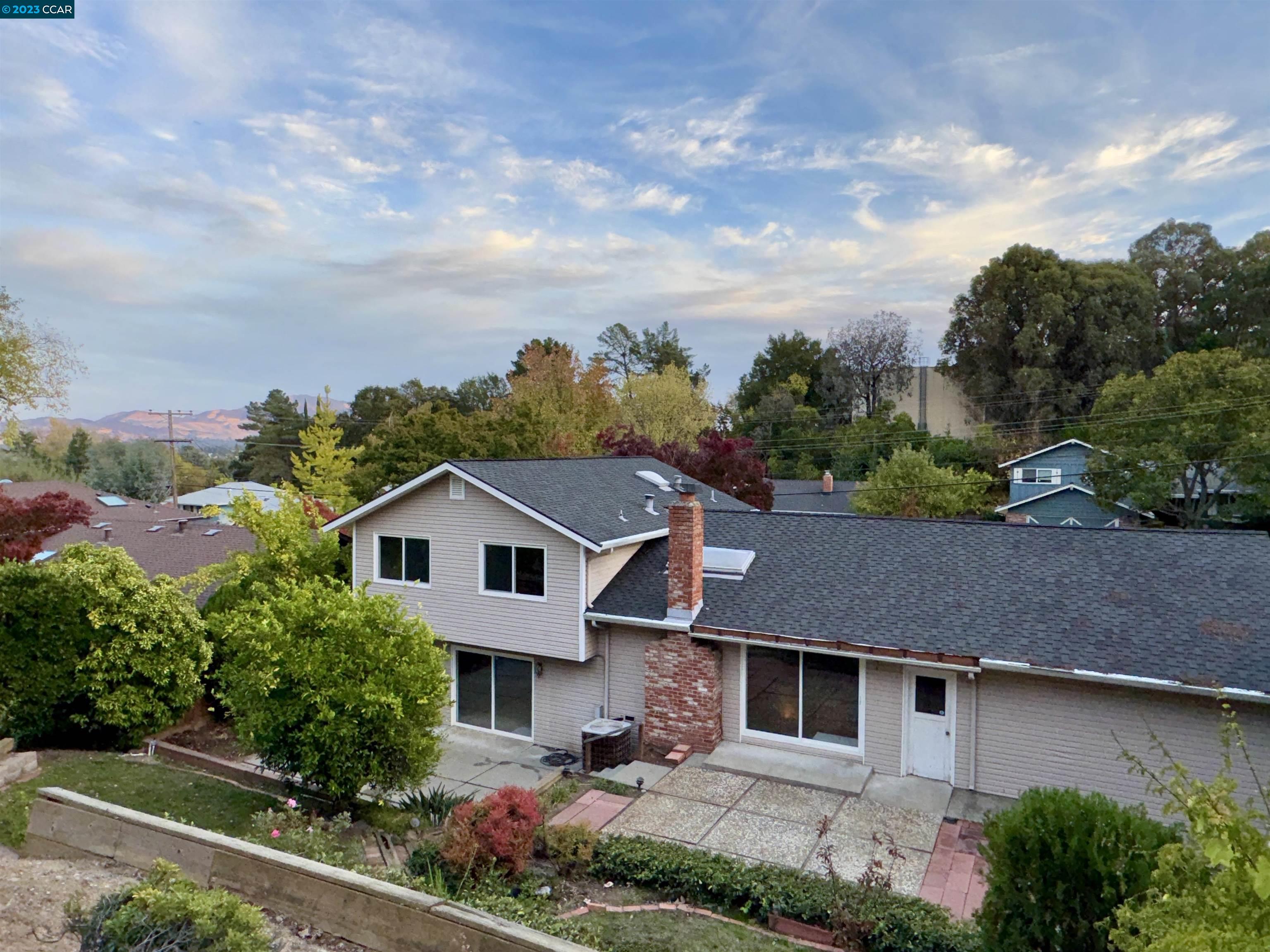828 Hamilton Dr