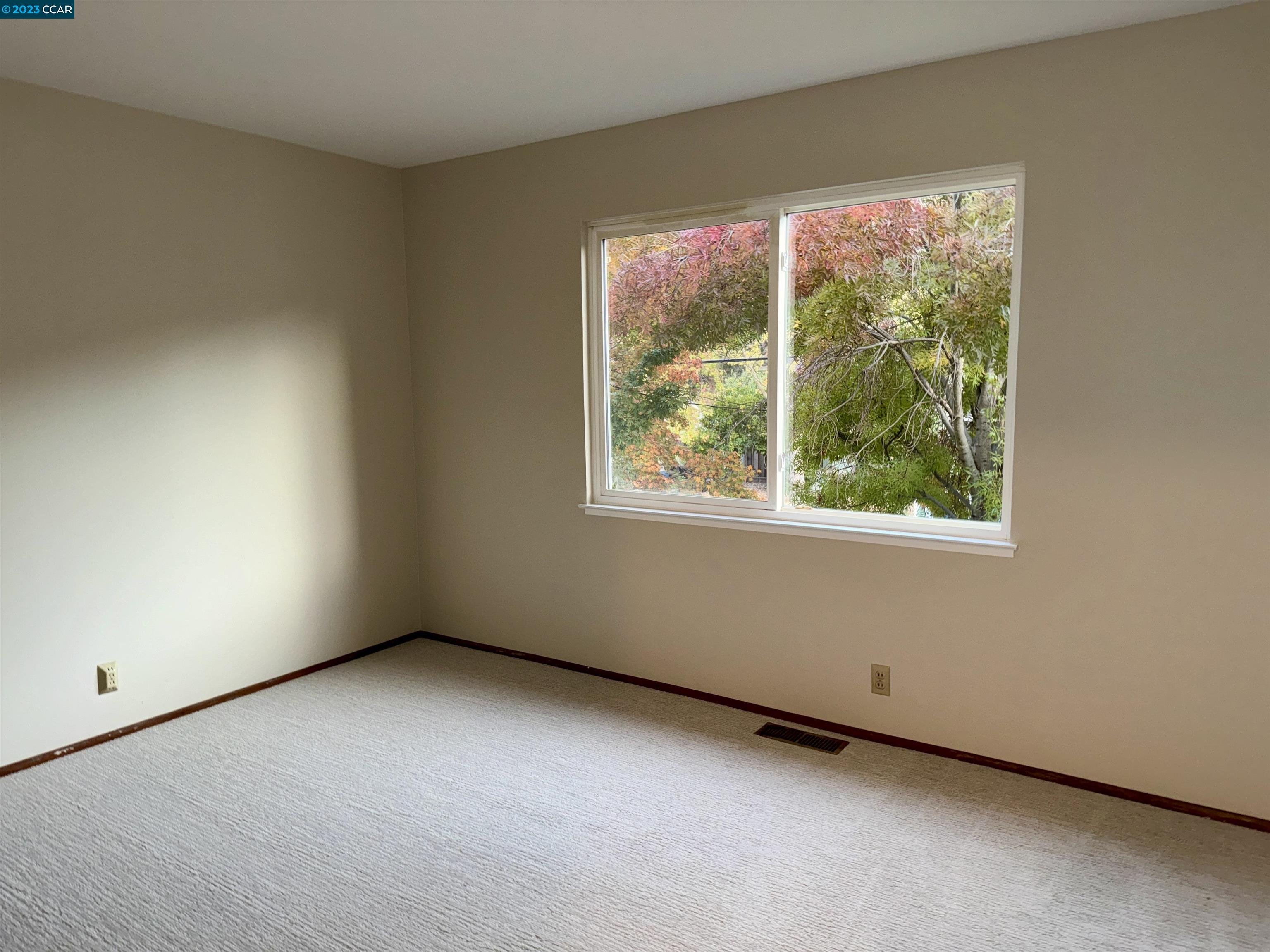 828 Hamilton Dr