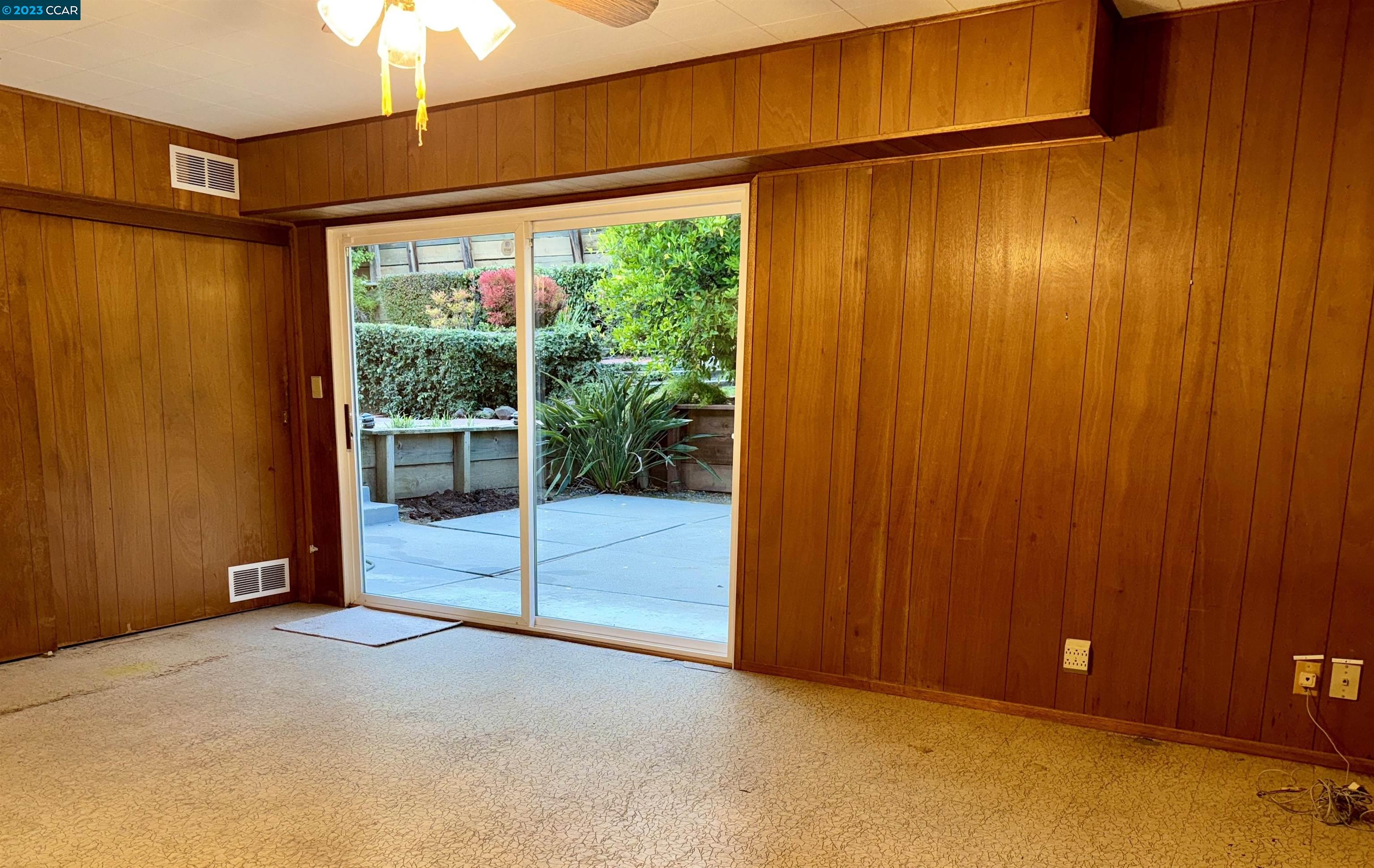 828 Hamilton Dr