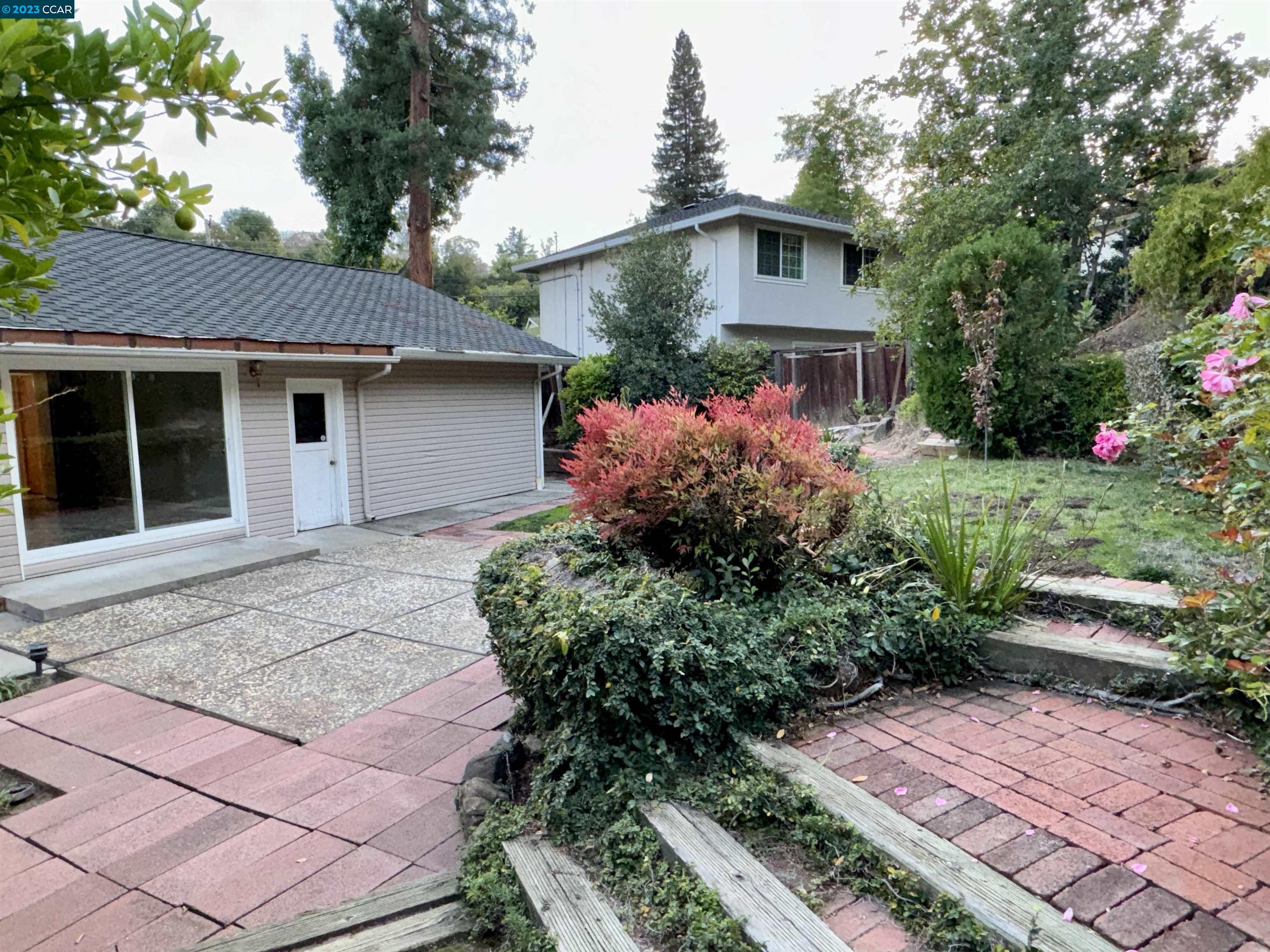 828 Hamilton Dr