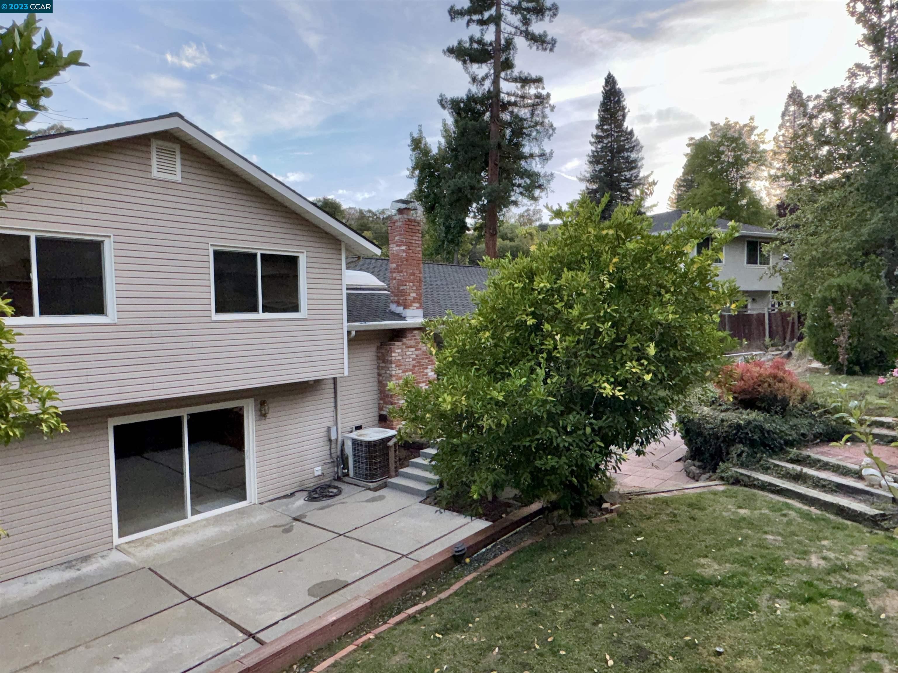 828 Hamilton Dr