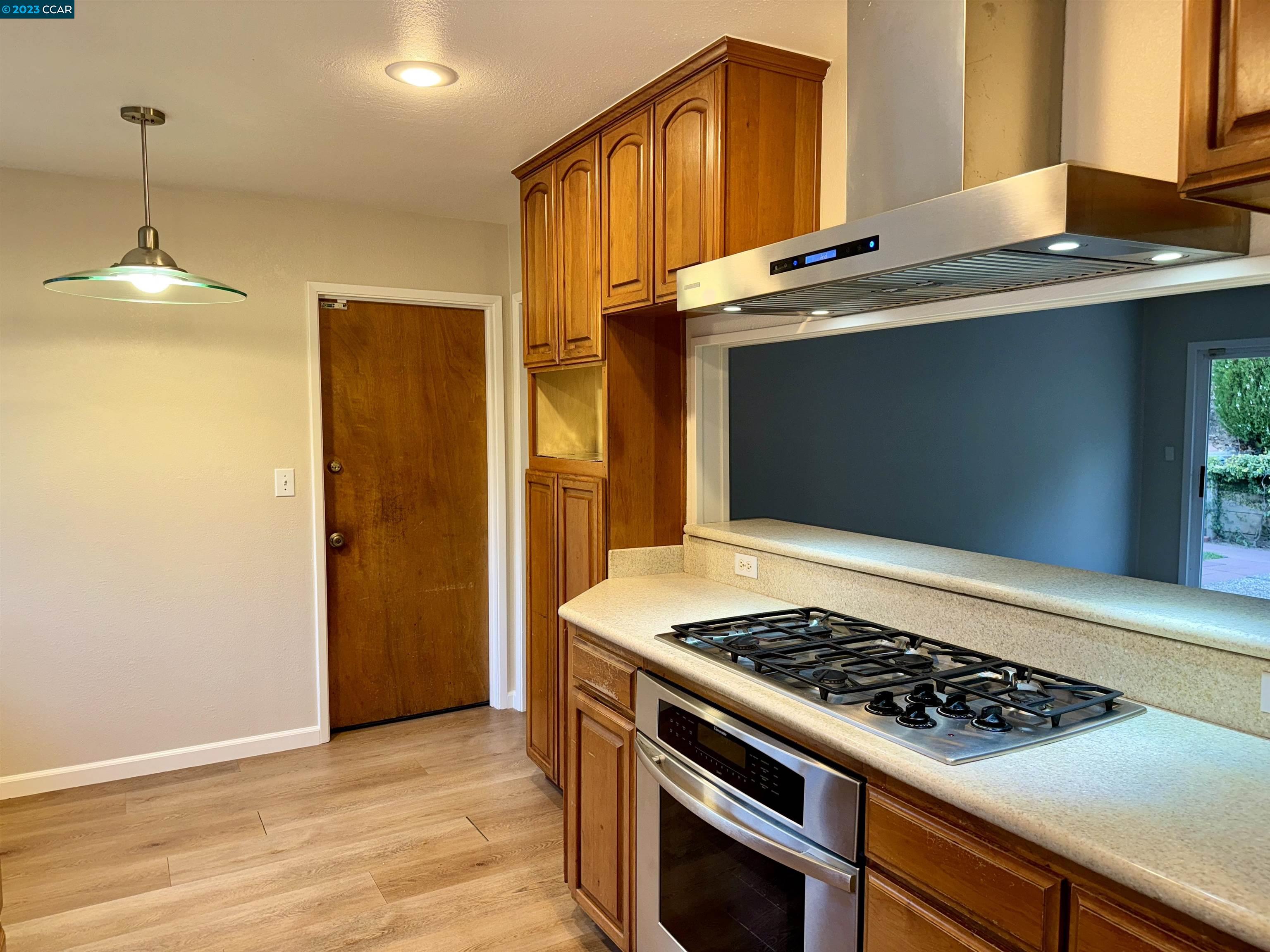 828 Hamilton Dr