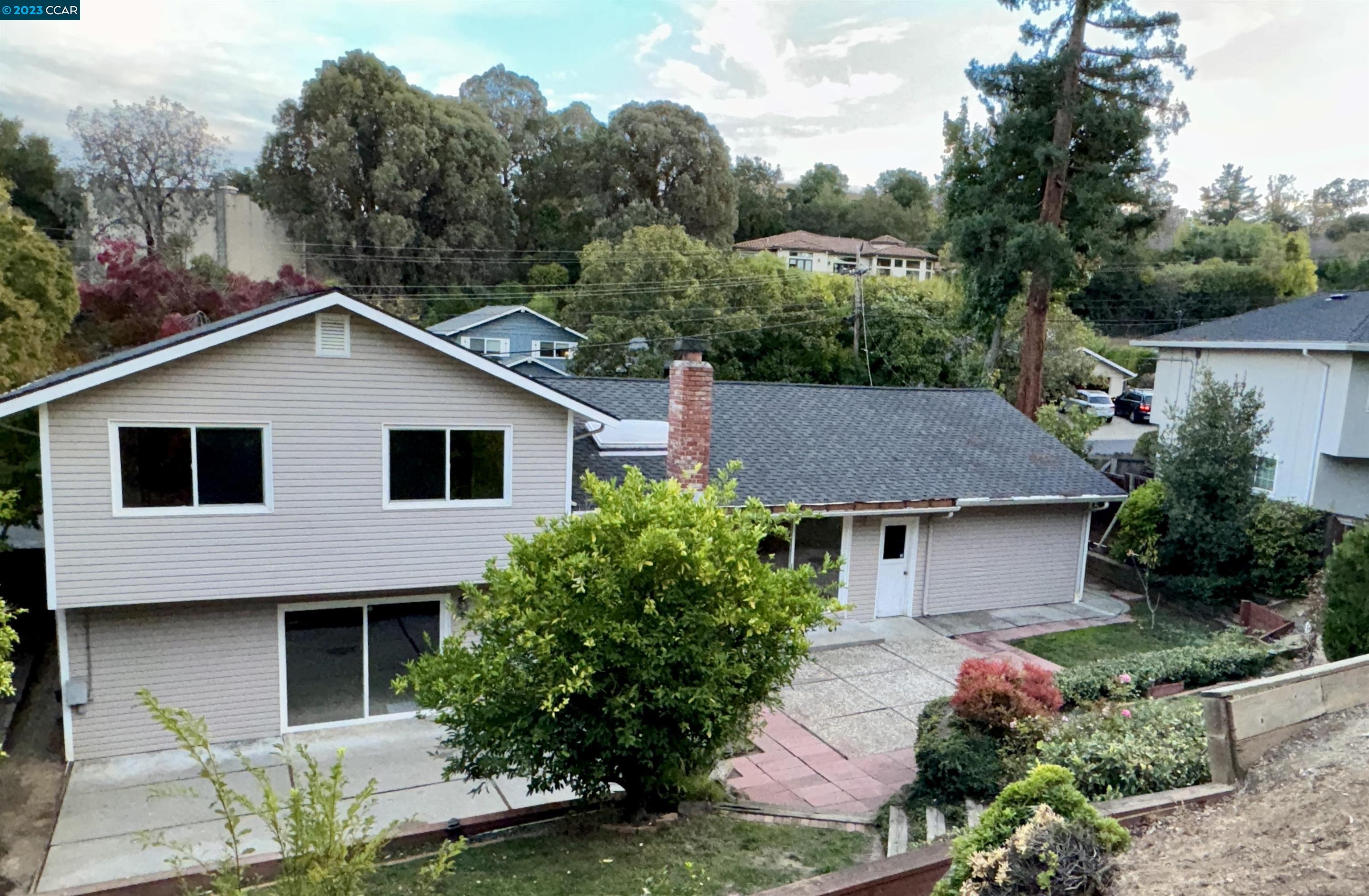 828 Hamilton Dr