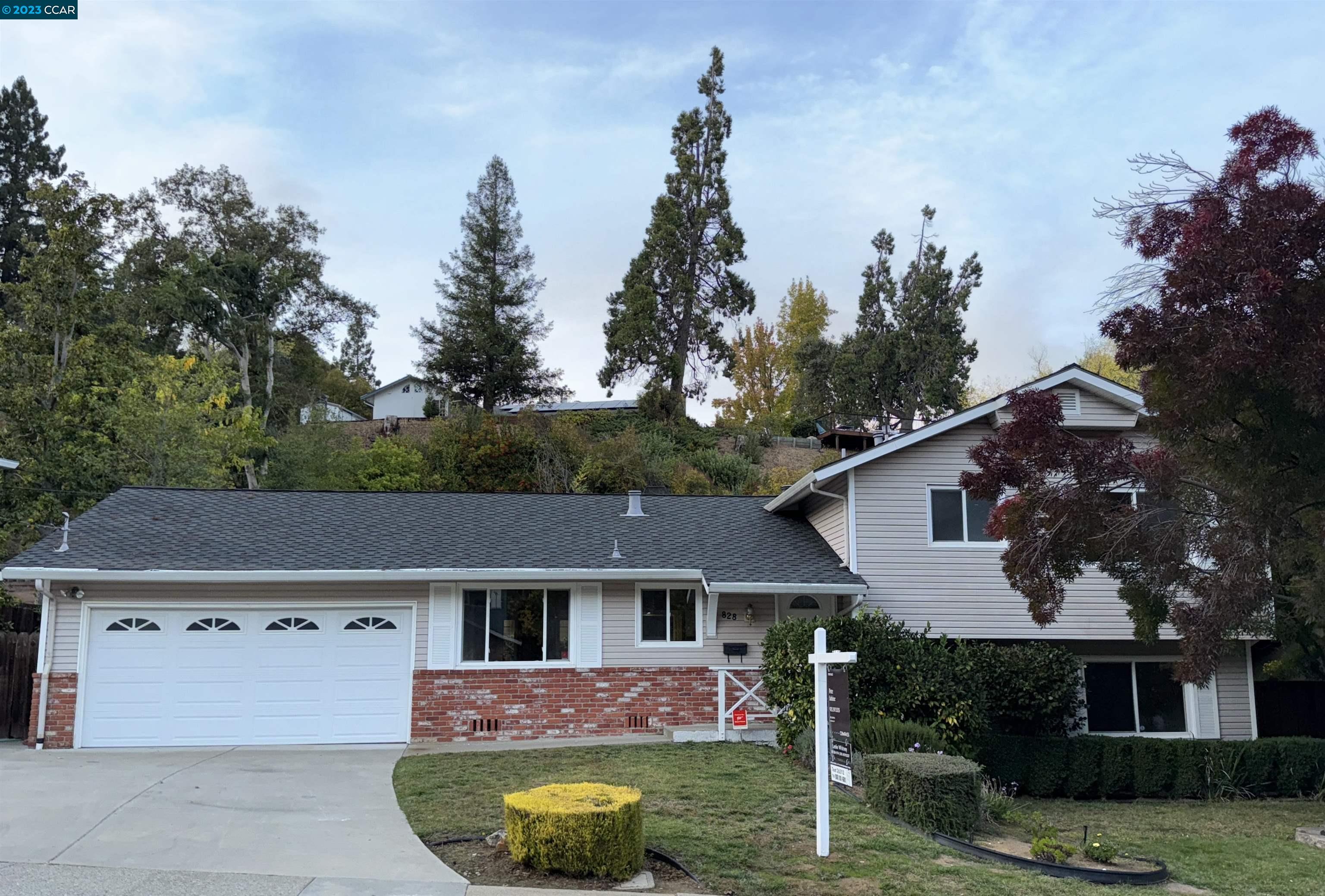 828 Hamilton Dr