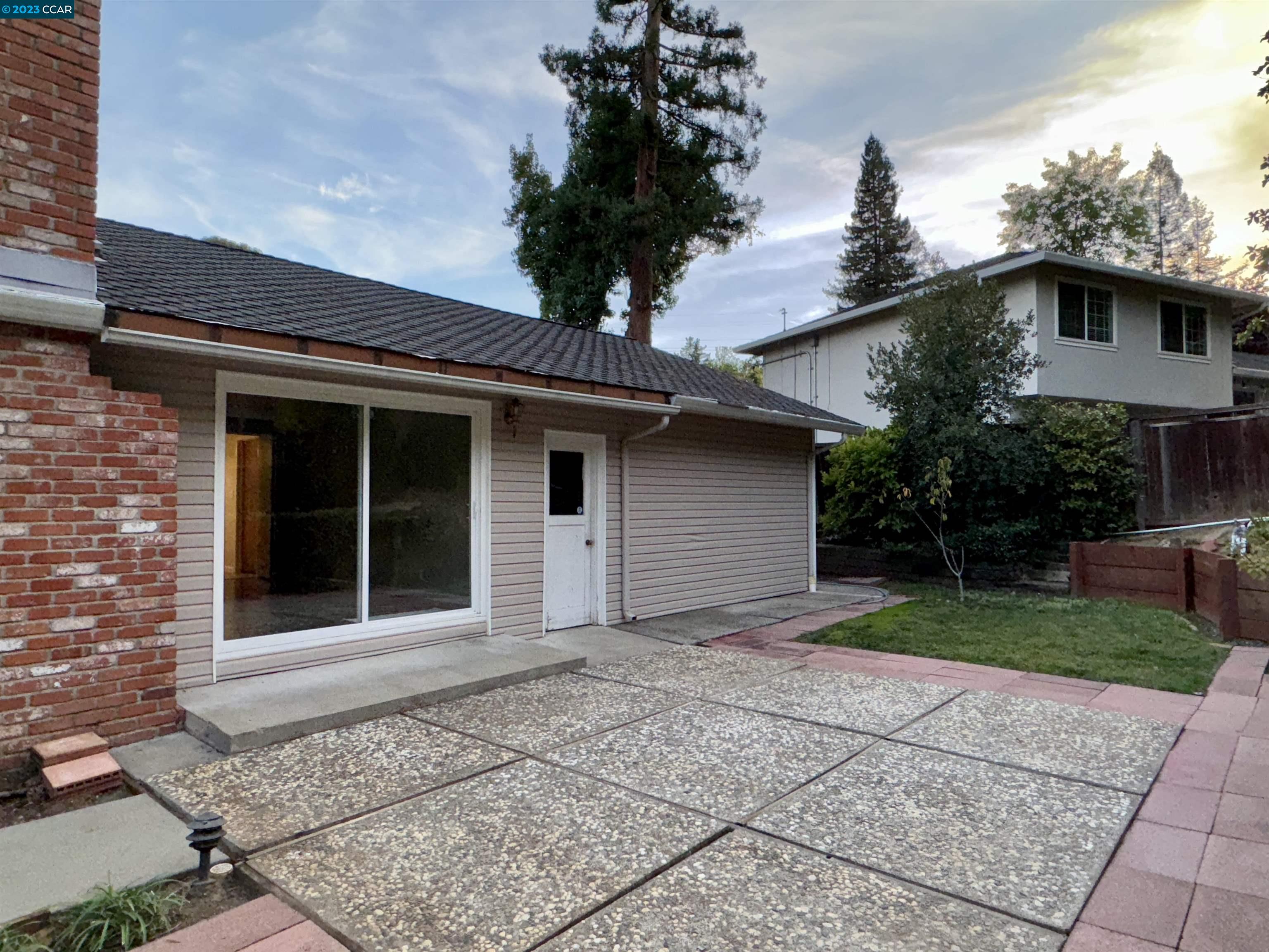 828 Hamilton Dr
