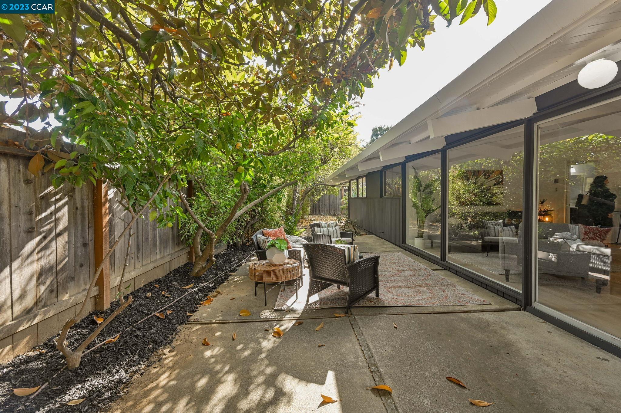 1412 Whitewood Pl