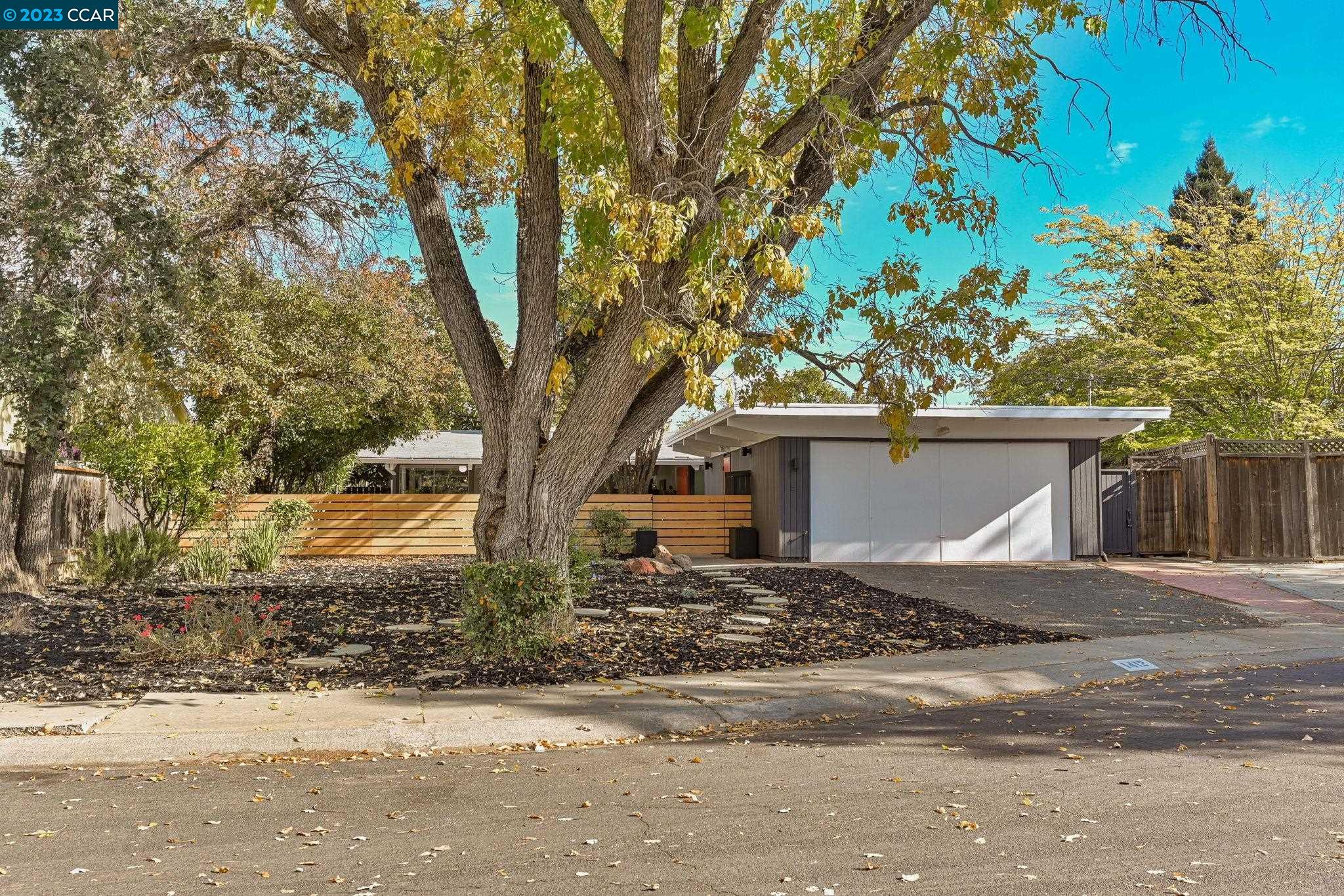 1412 Whitewood Pl