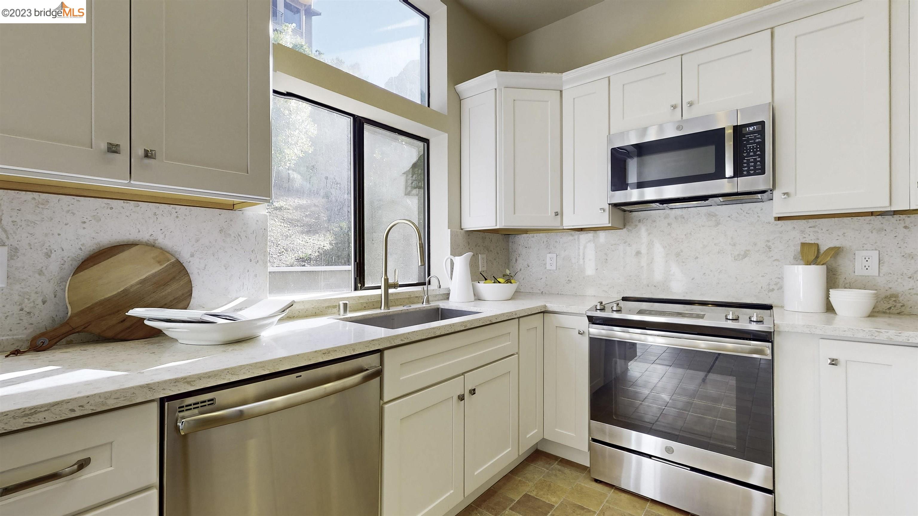 1877 Grand View Drive