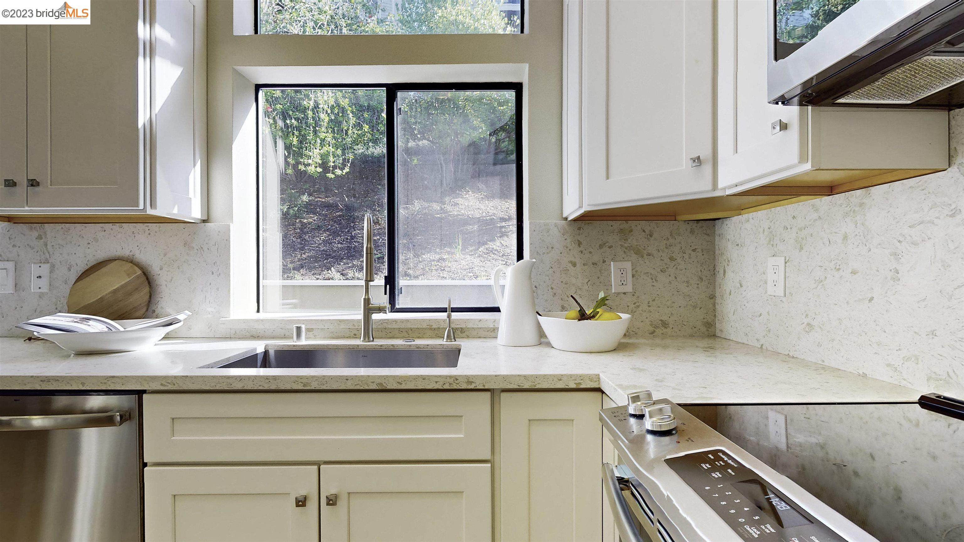 1877 Grand View Drive