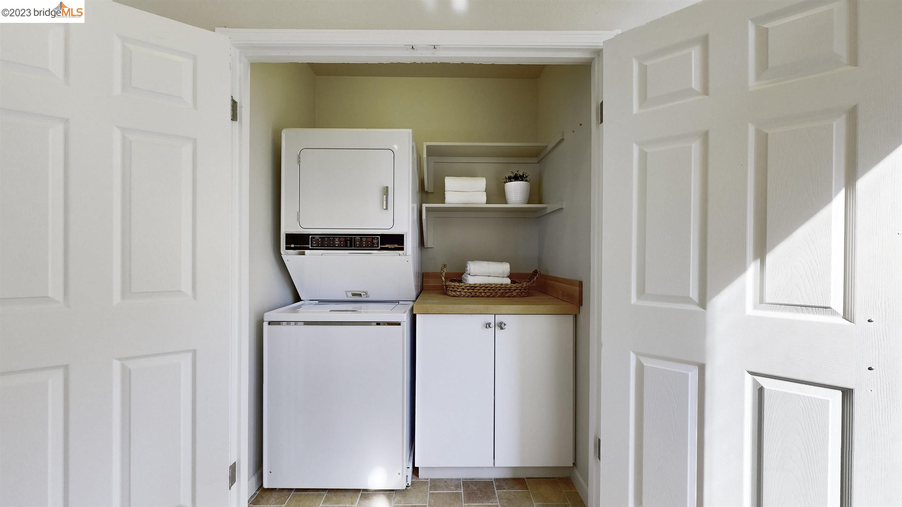 1877 Grand View Drive