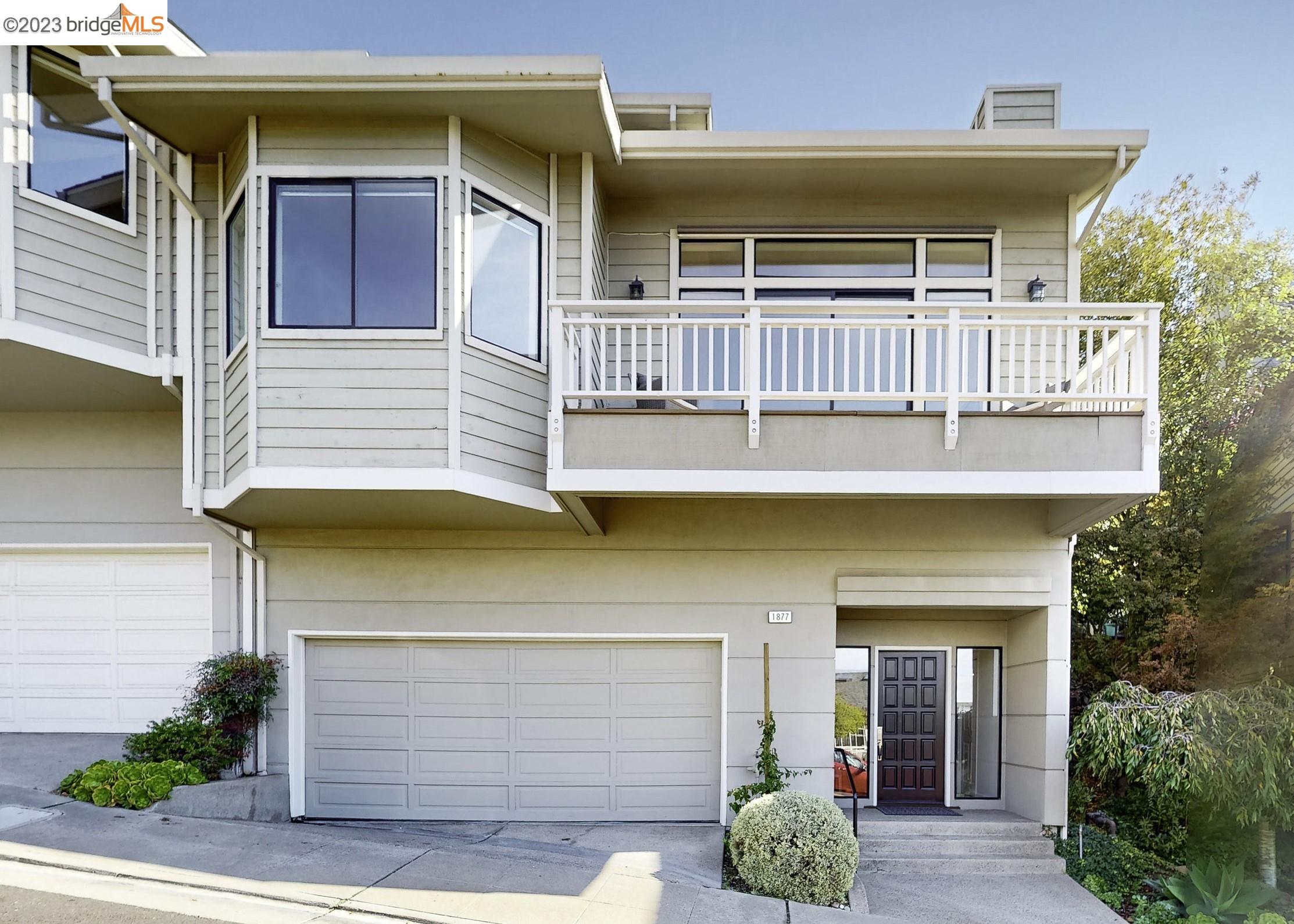 1877 Grand View Drive