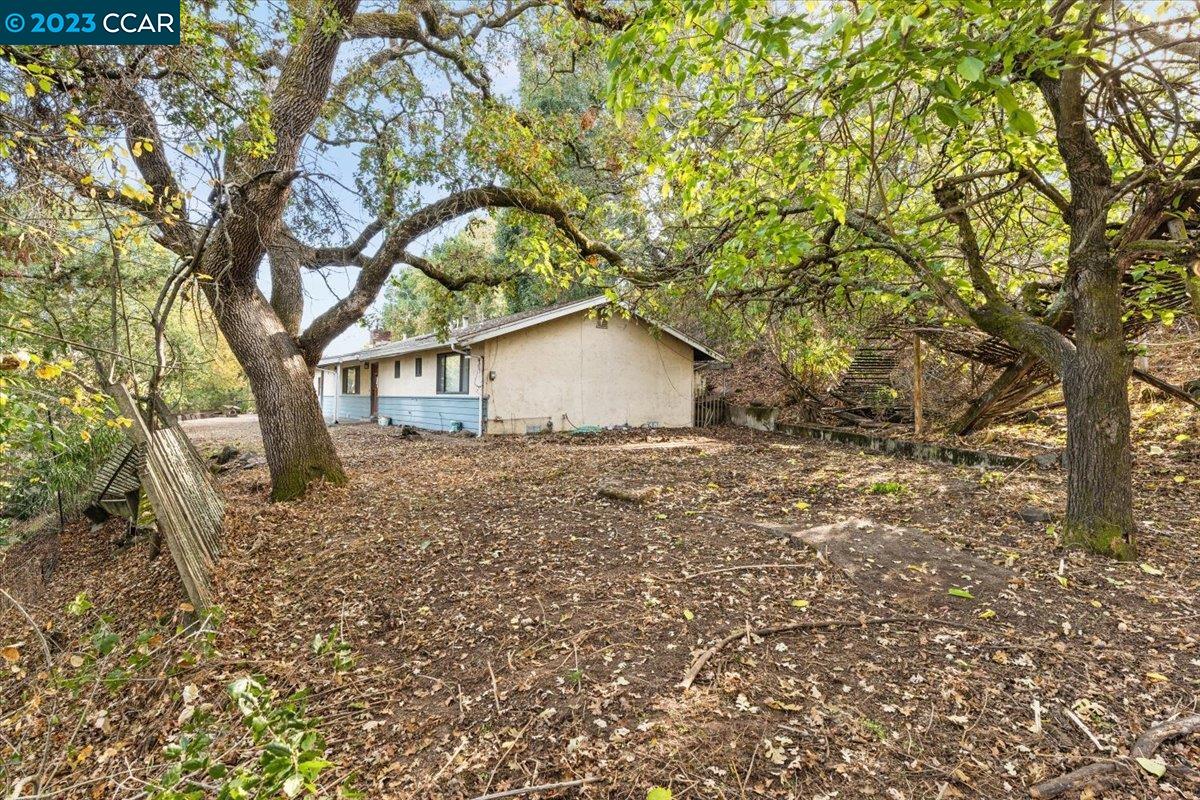 3339 Oak Court, Lafayette 94549