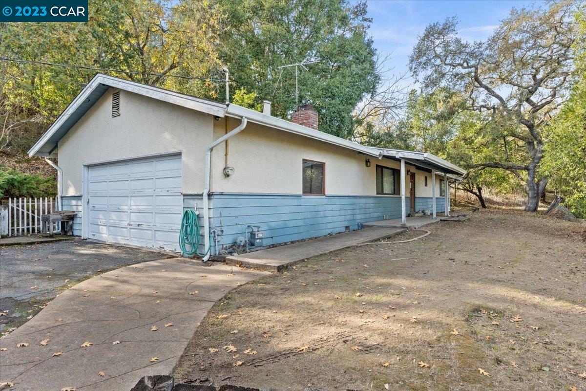 3339 Oak Court, Lafayette 94549