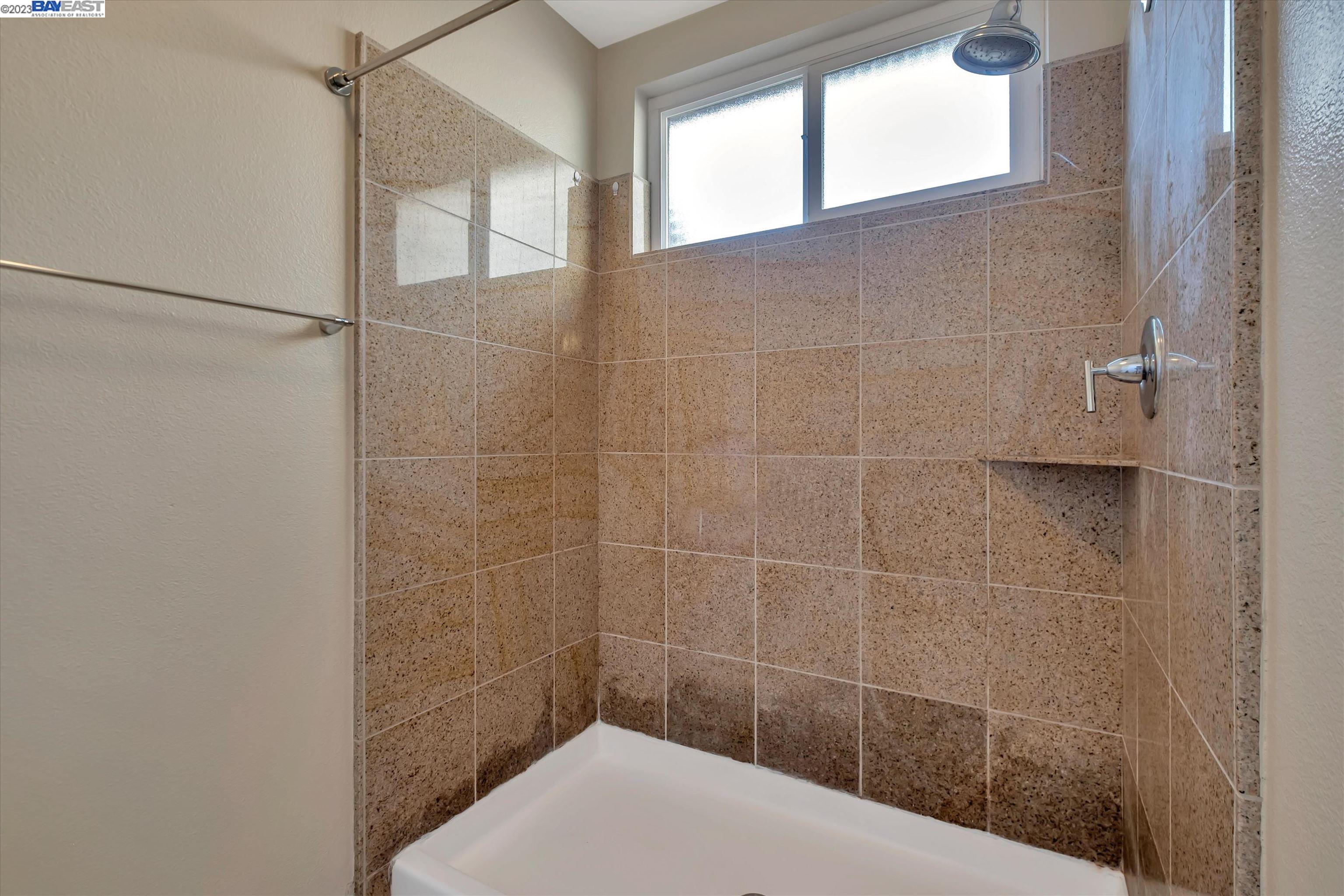 1887 Chantilly Ln, Hayward