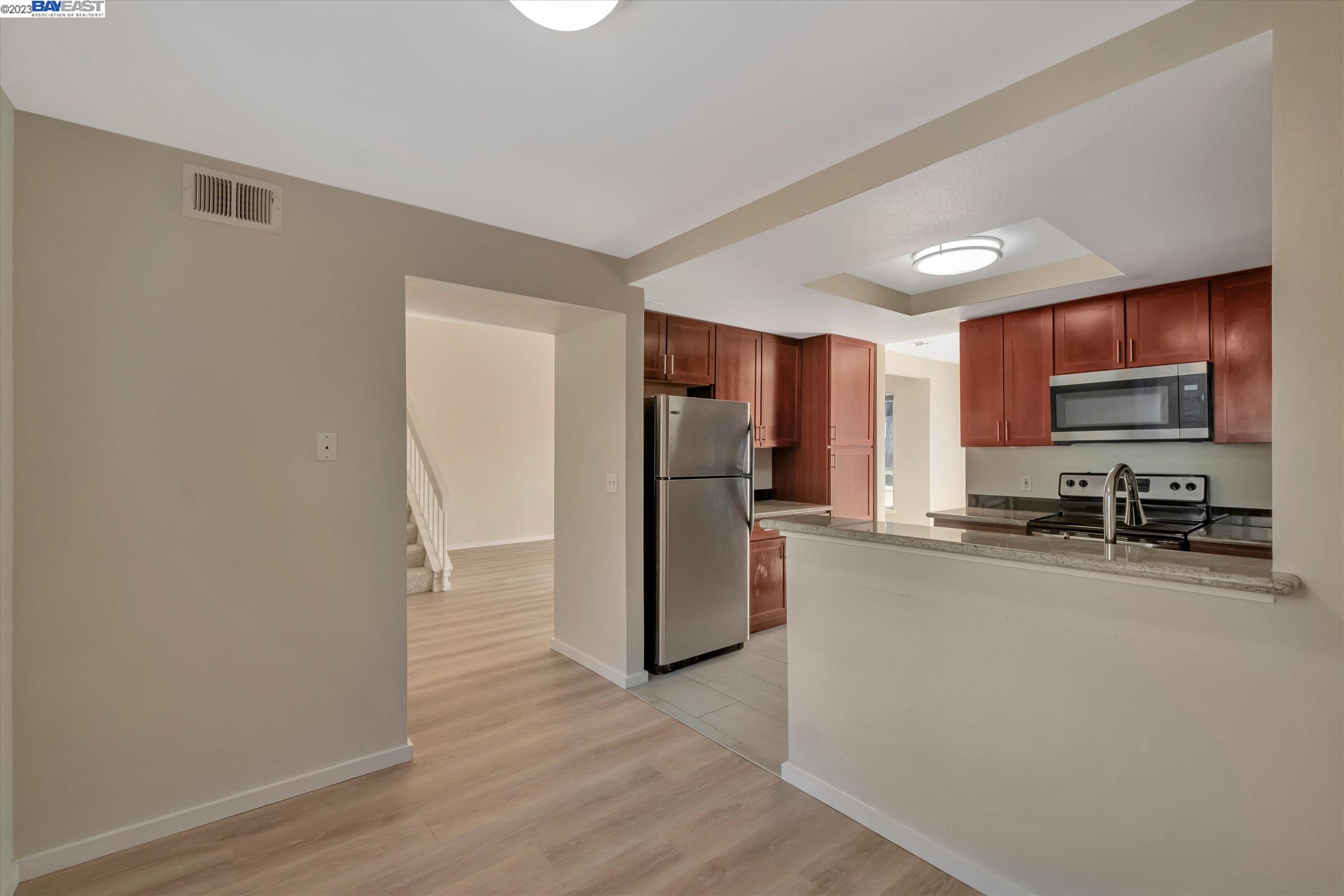 1887 Chantilly Ln, Hayward