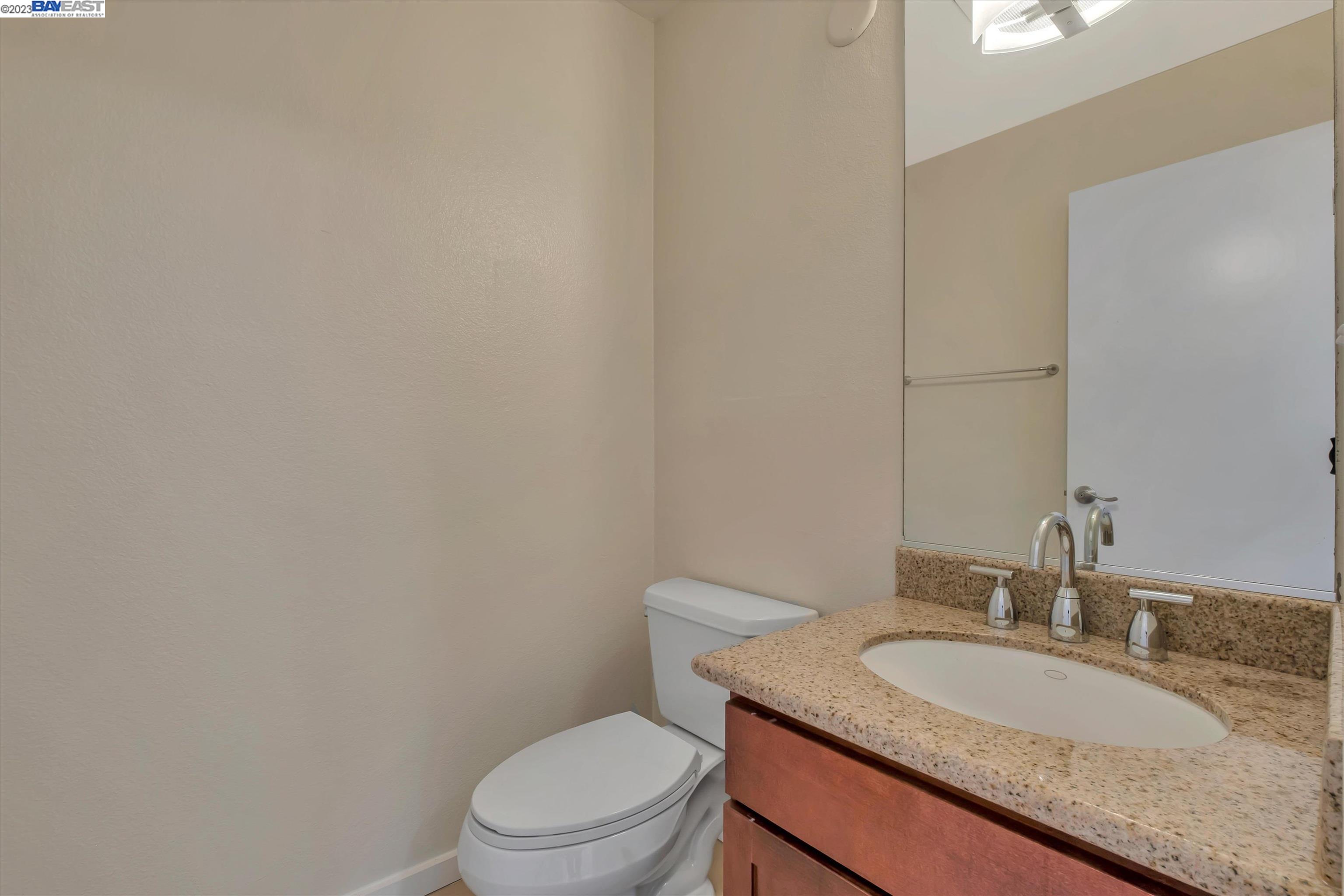 1887 Chantilly Ln, Hayward