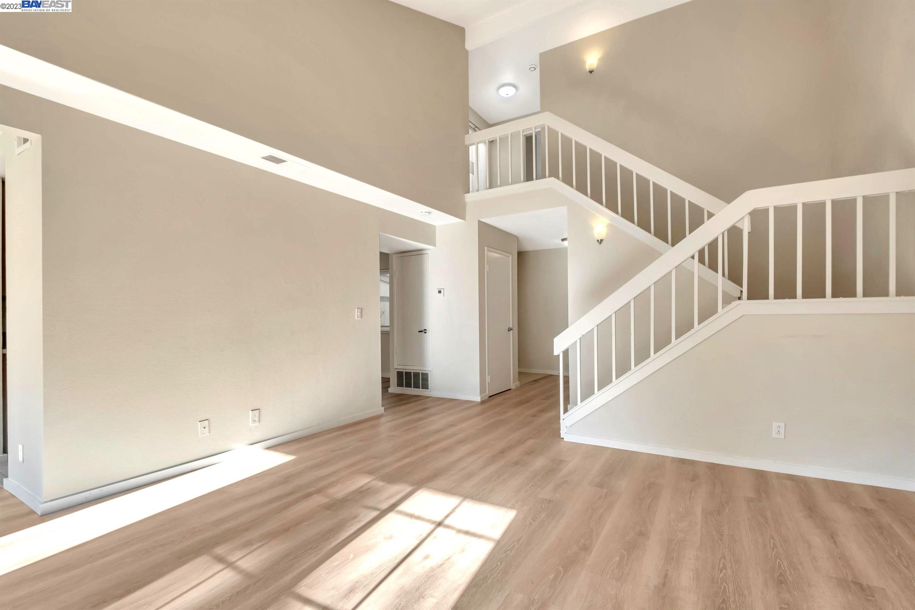 1887 Chantilly Ln, Hayward