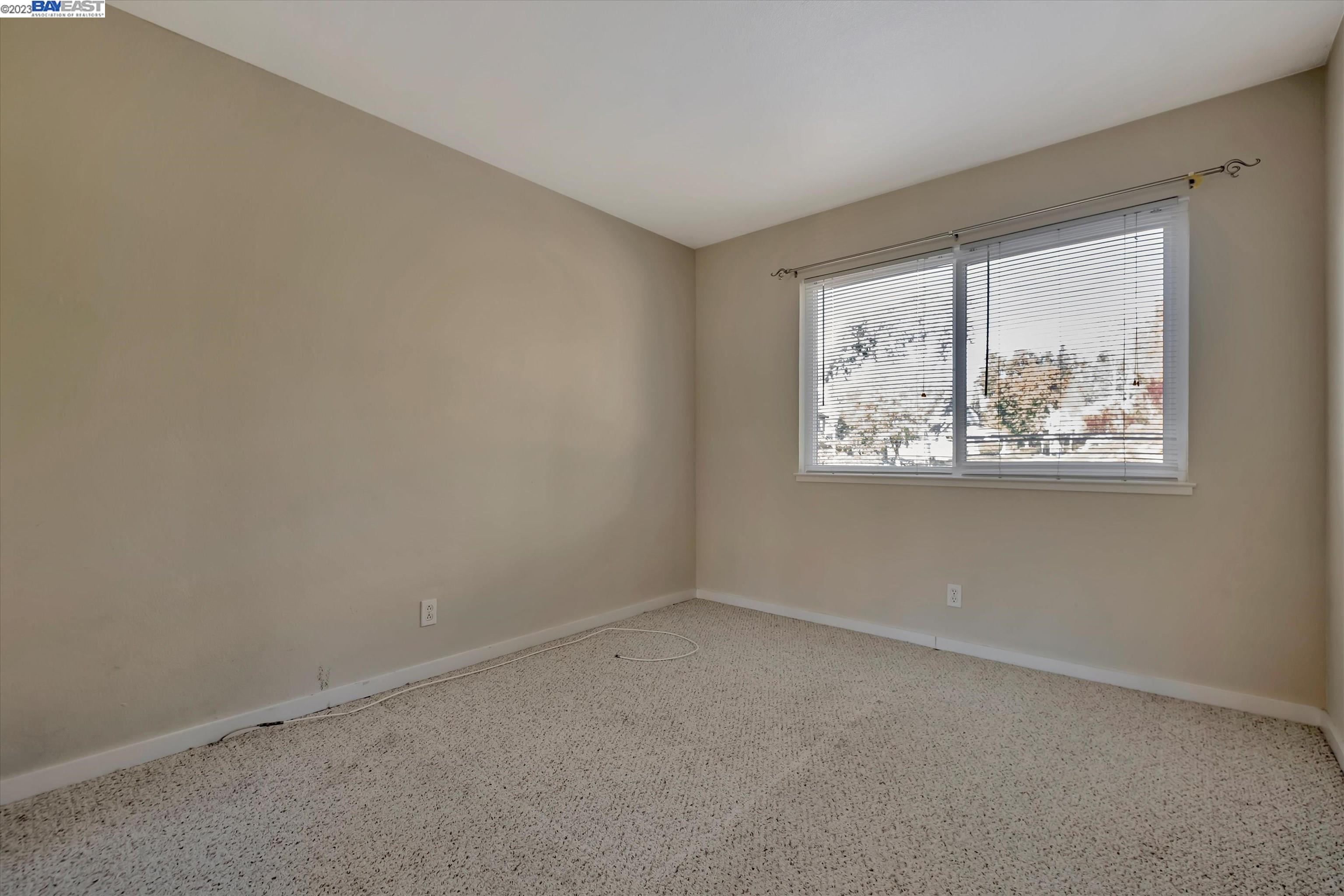 1887 Chantilly Ln, Hayward