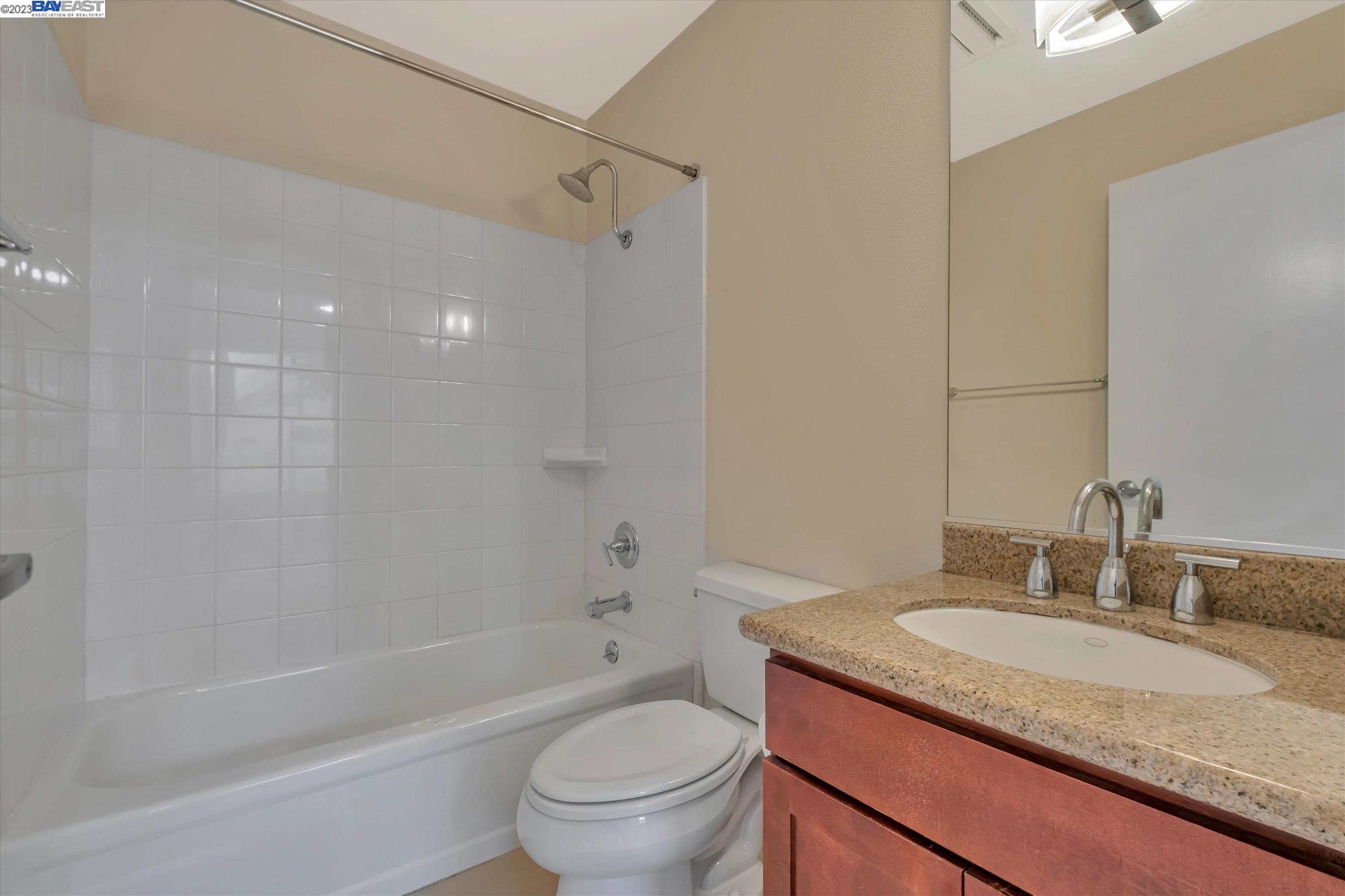 1887 Chantilly Ln, Hayward