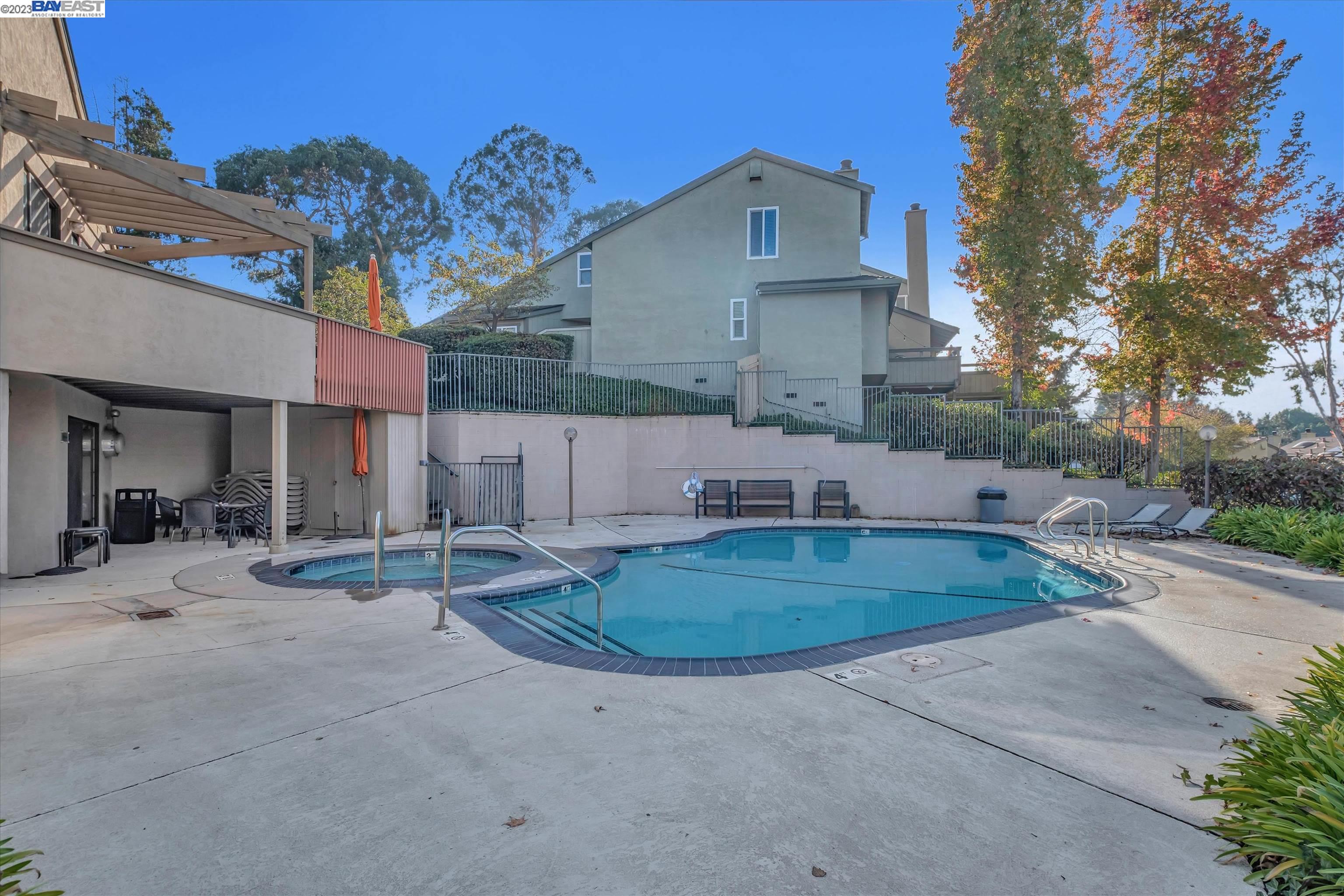 1887 Chantilly Ln, Hayward